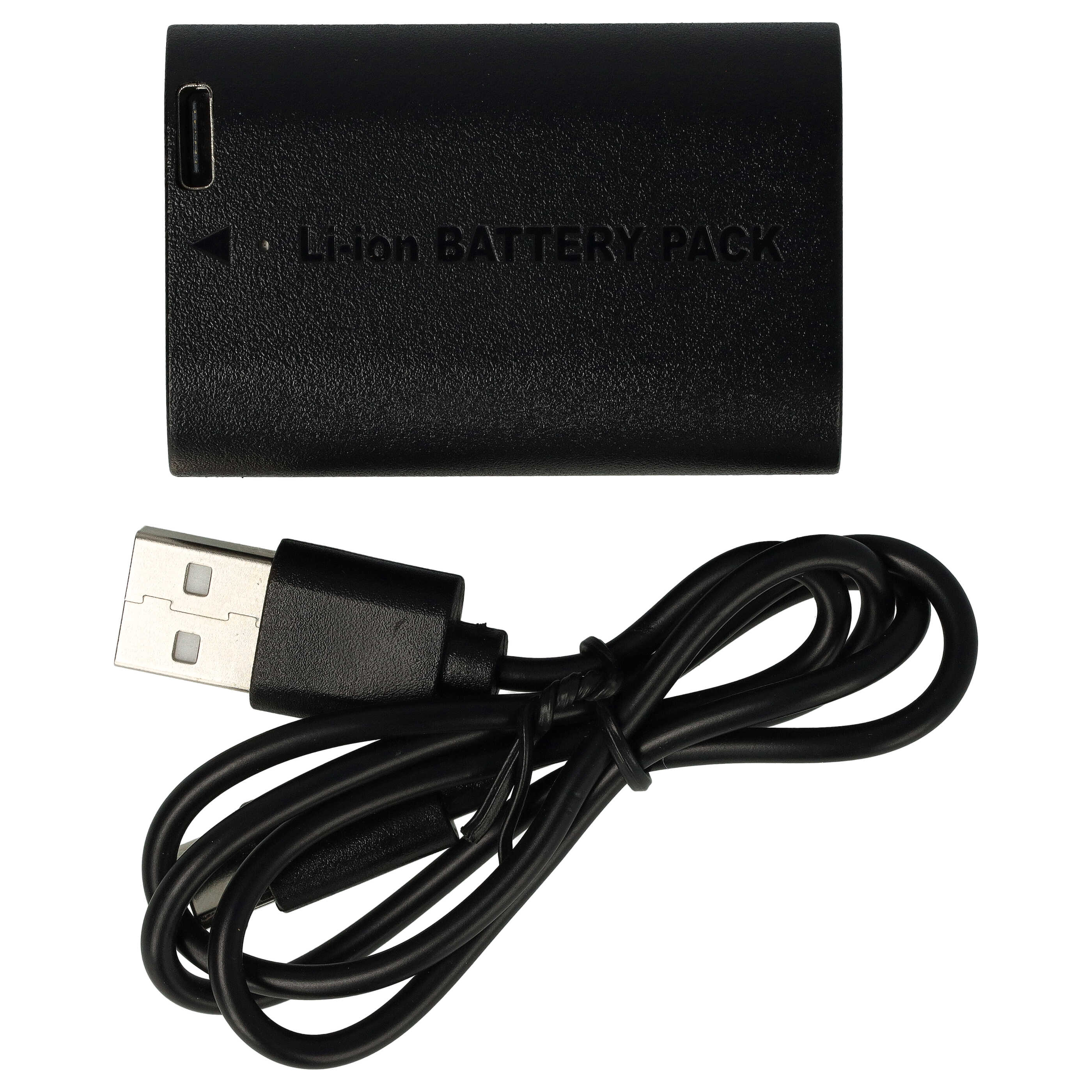 Schwarzer Akku mit USB-Kabel. Der Akku hat Text: Li-ion BATTERY PACK. Weißer Hintergrund.