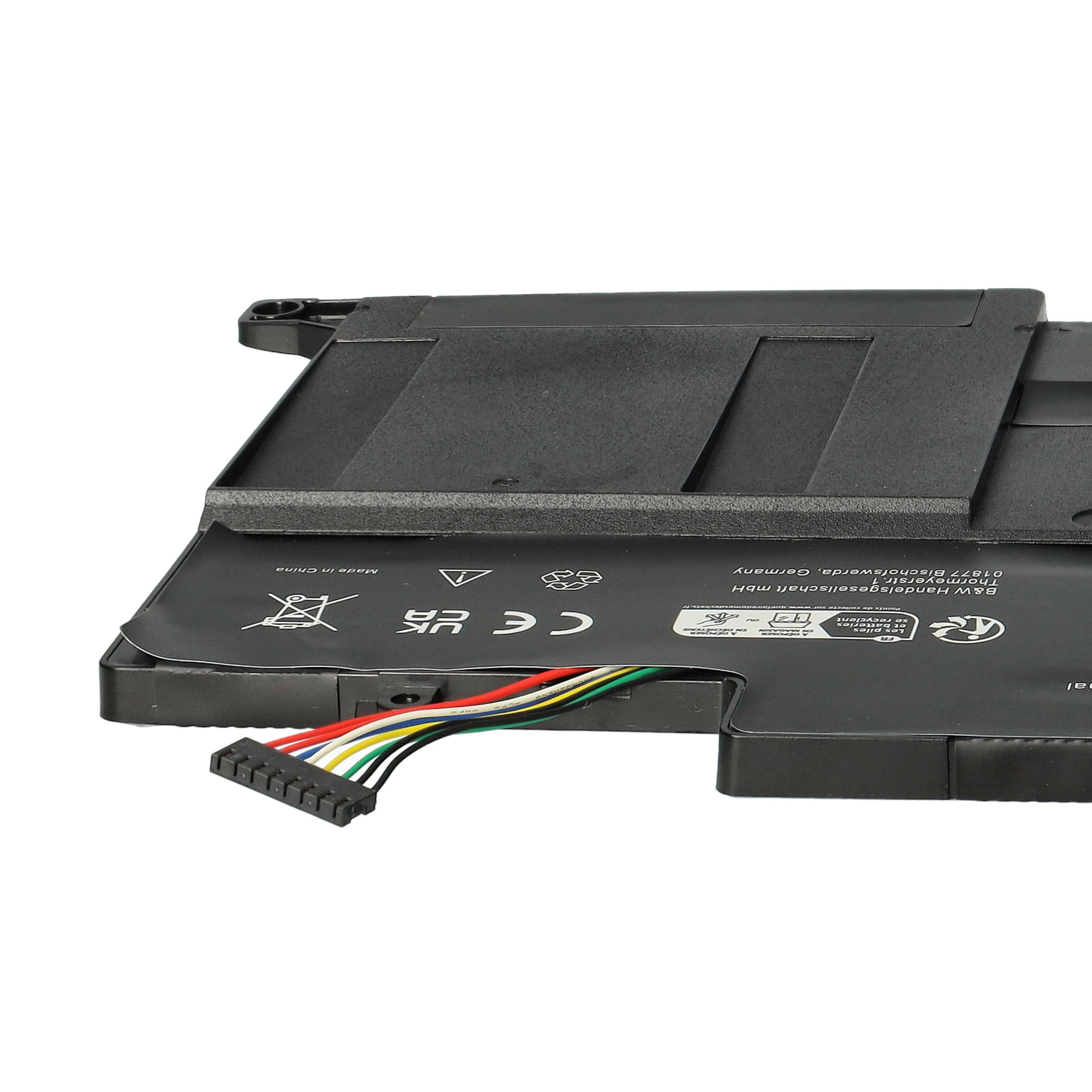 Schwarzer Laptop-Akku mit mehrfarbigem Stecker. Mit CE, Recycling-Symbolen und "Made in China" gekennzeichnet.