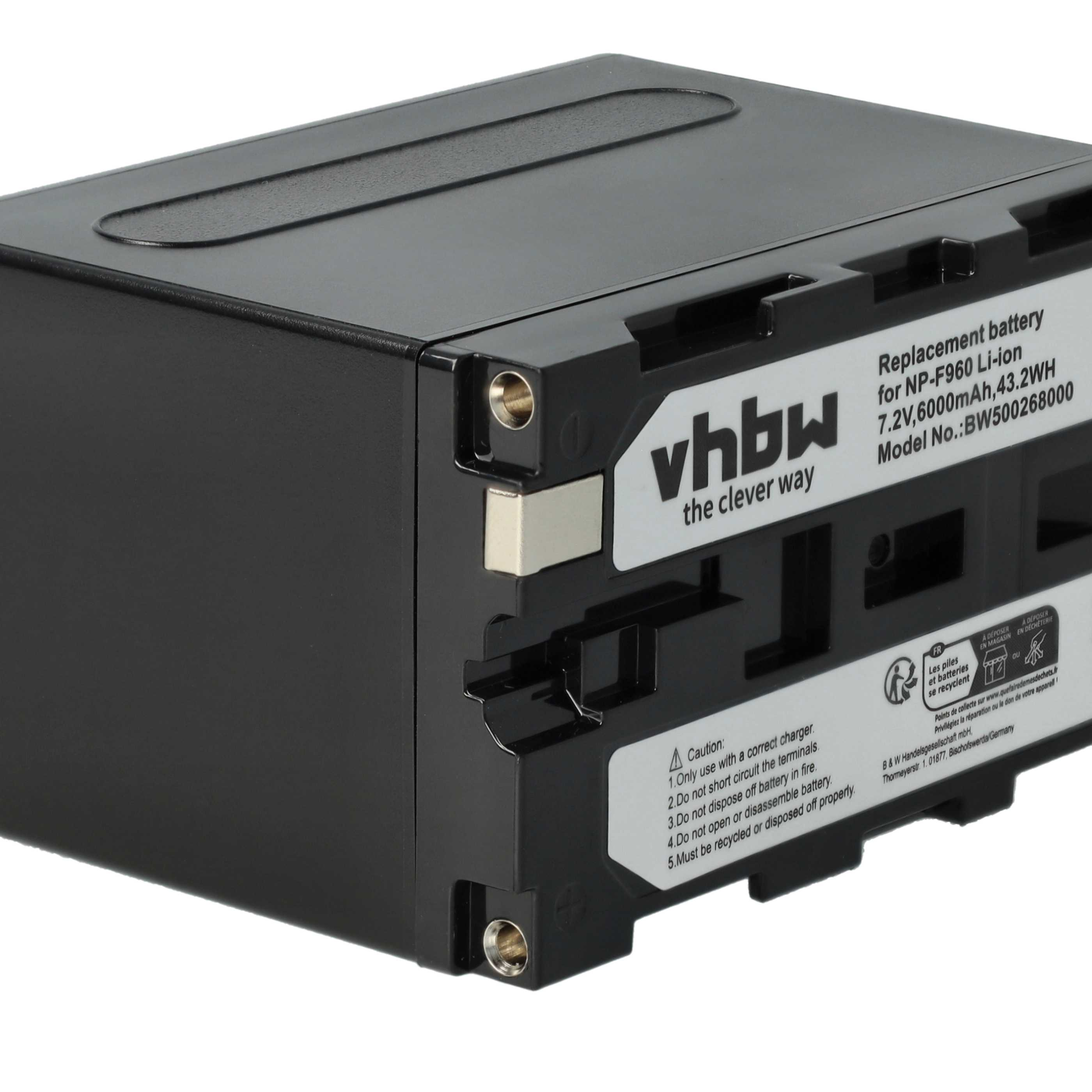 Schwarzer Ersatzakku mit weißem Text. Er hat Sicherheitshinweise. Die Marke ist vhbw. Der Akku ist für NP-F960 Li-ion.