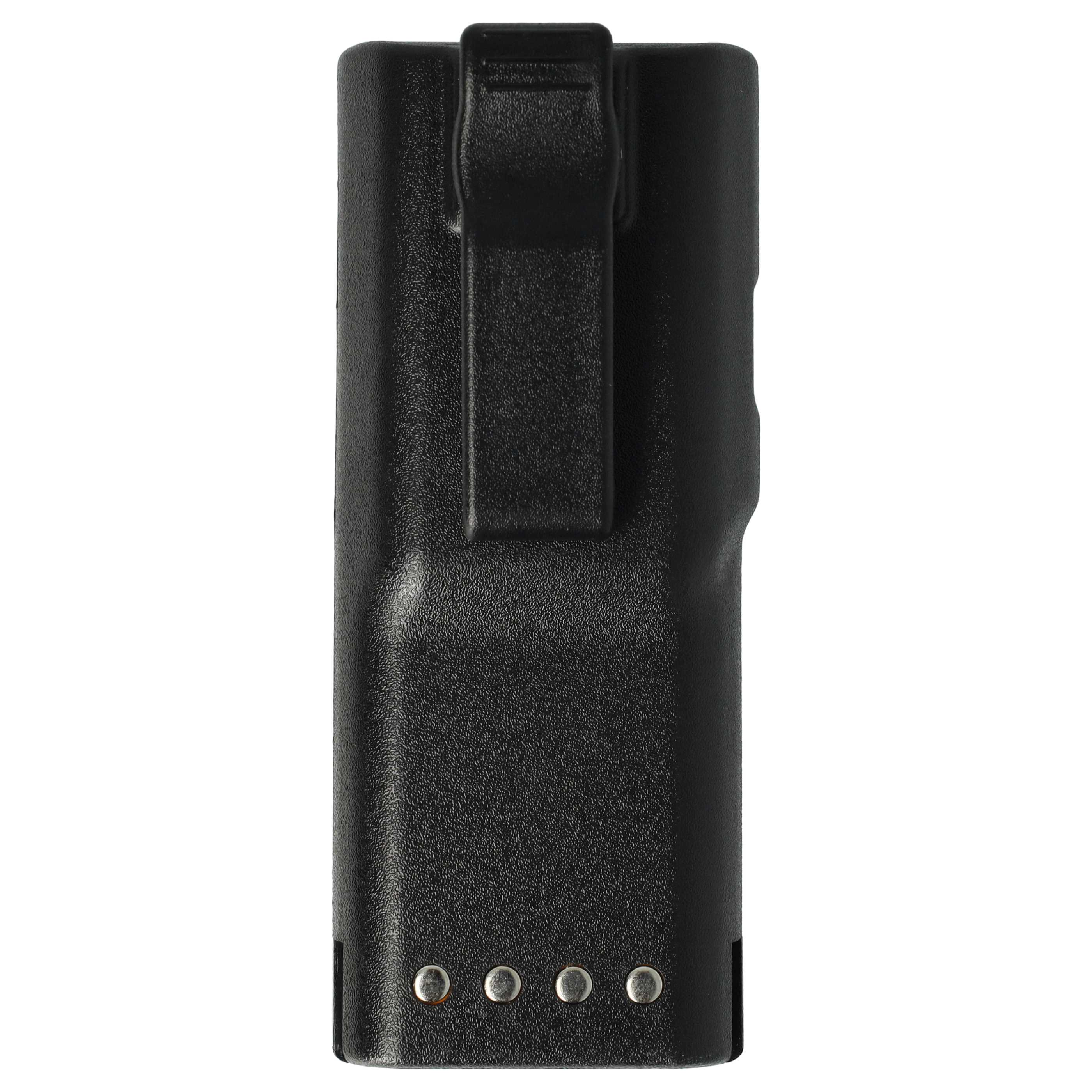 Ein schwarzes, rechteckiges Batteriefach mit Gürtelclip und vier silbernen Kontakten an der Basis.