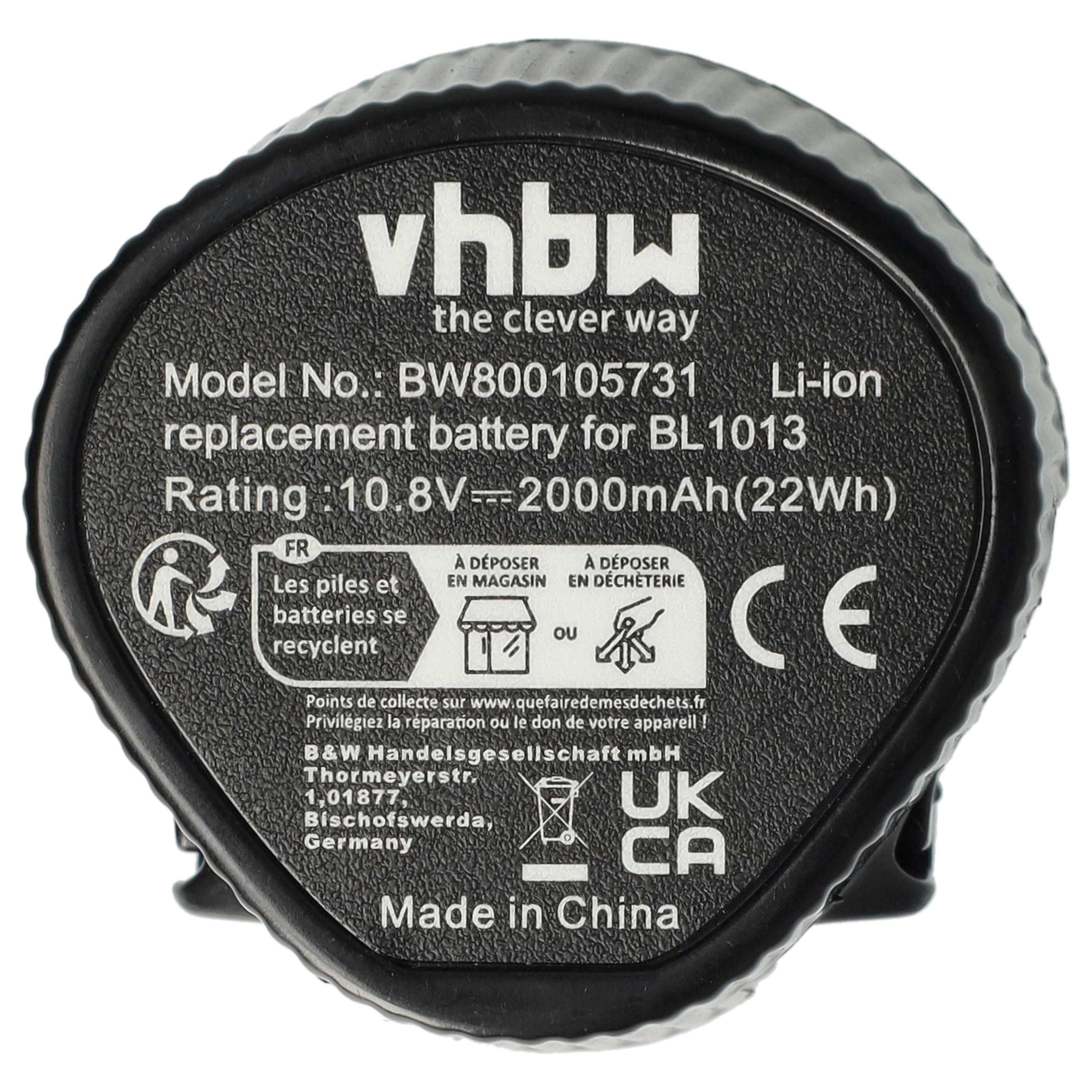 Schwarzes Batterielabel mit weißem Text. Es zeigt Marke, Modell und weitere Details. 'Made in China' steht unten.