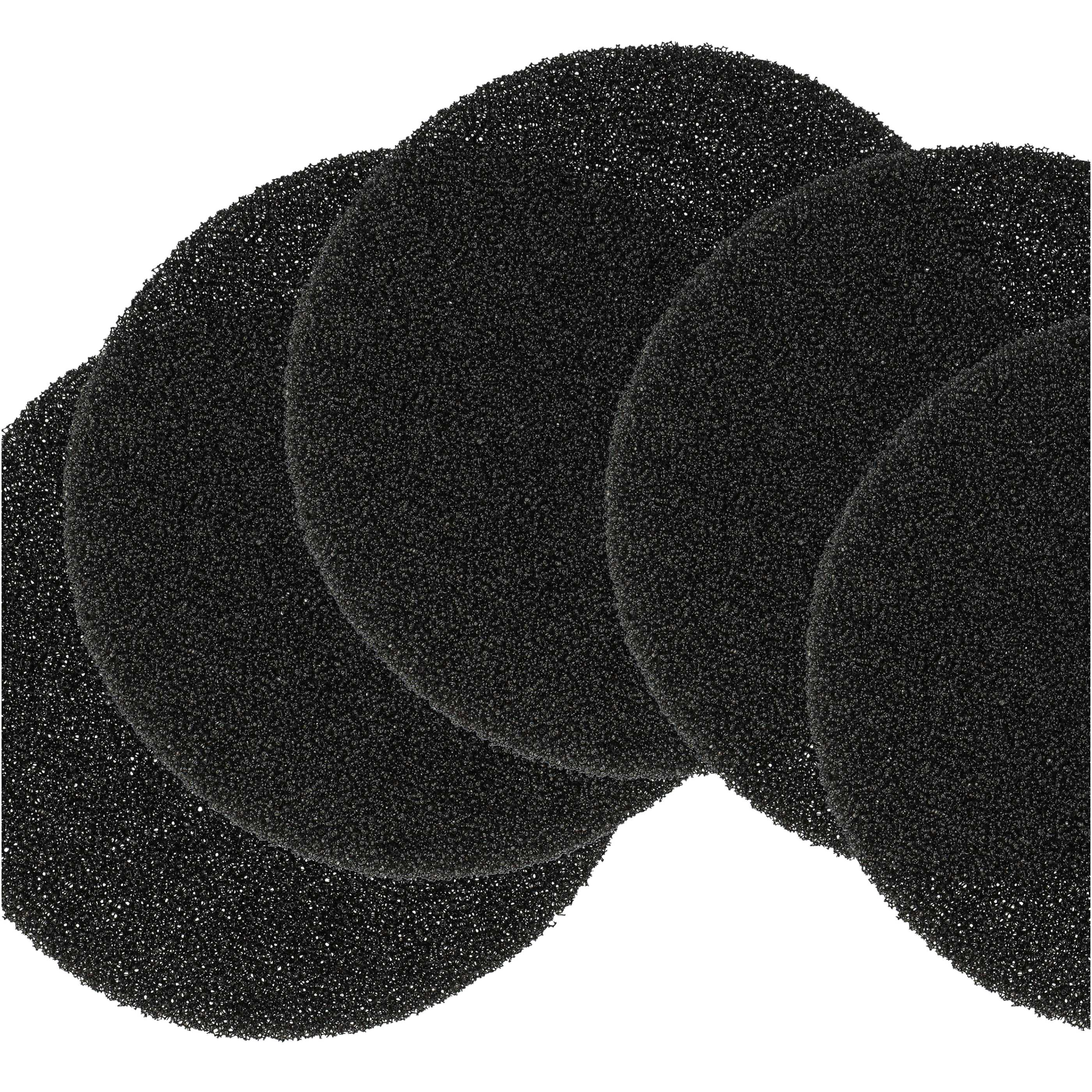 Mehrere schwarze, kreisförmige Schaumstofffilter überlappen sich auf weißem Hintergrund. Die Filter haben eine poröse Textur.