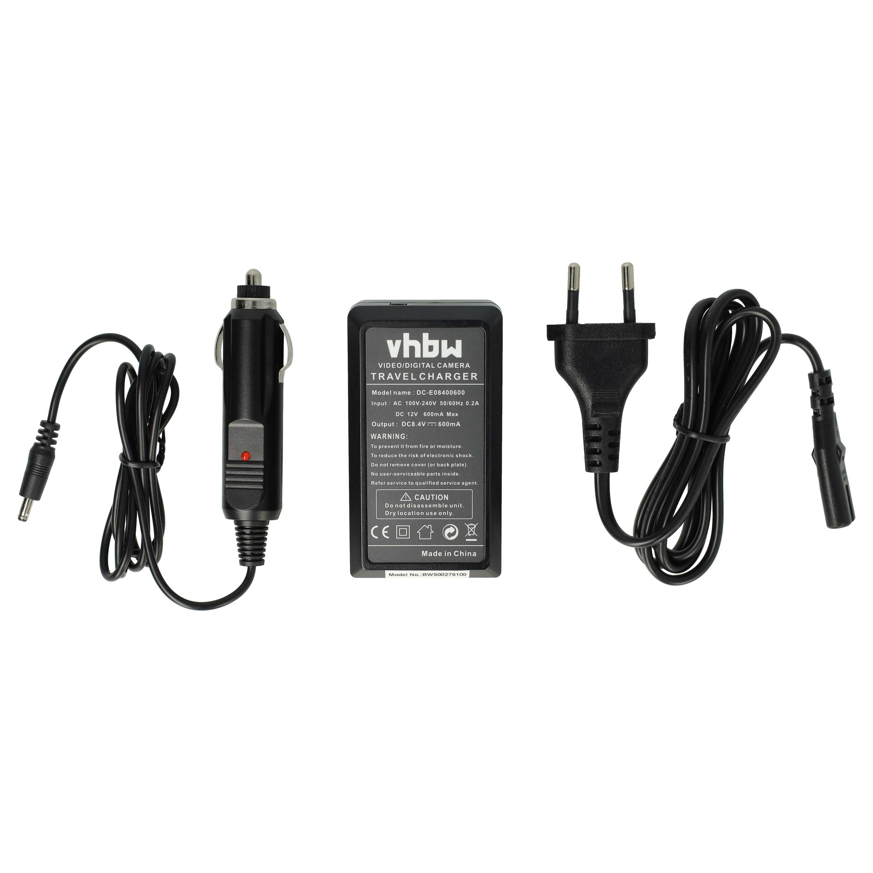 Ein schwarzes Kamer Ladegerät mit Auto Adapter, Stecker und Ladegerät. Das Ladegerät hat ein Etikett.