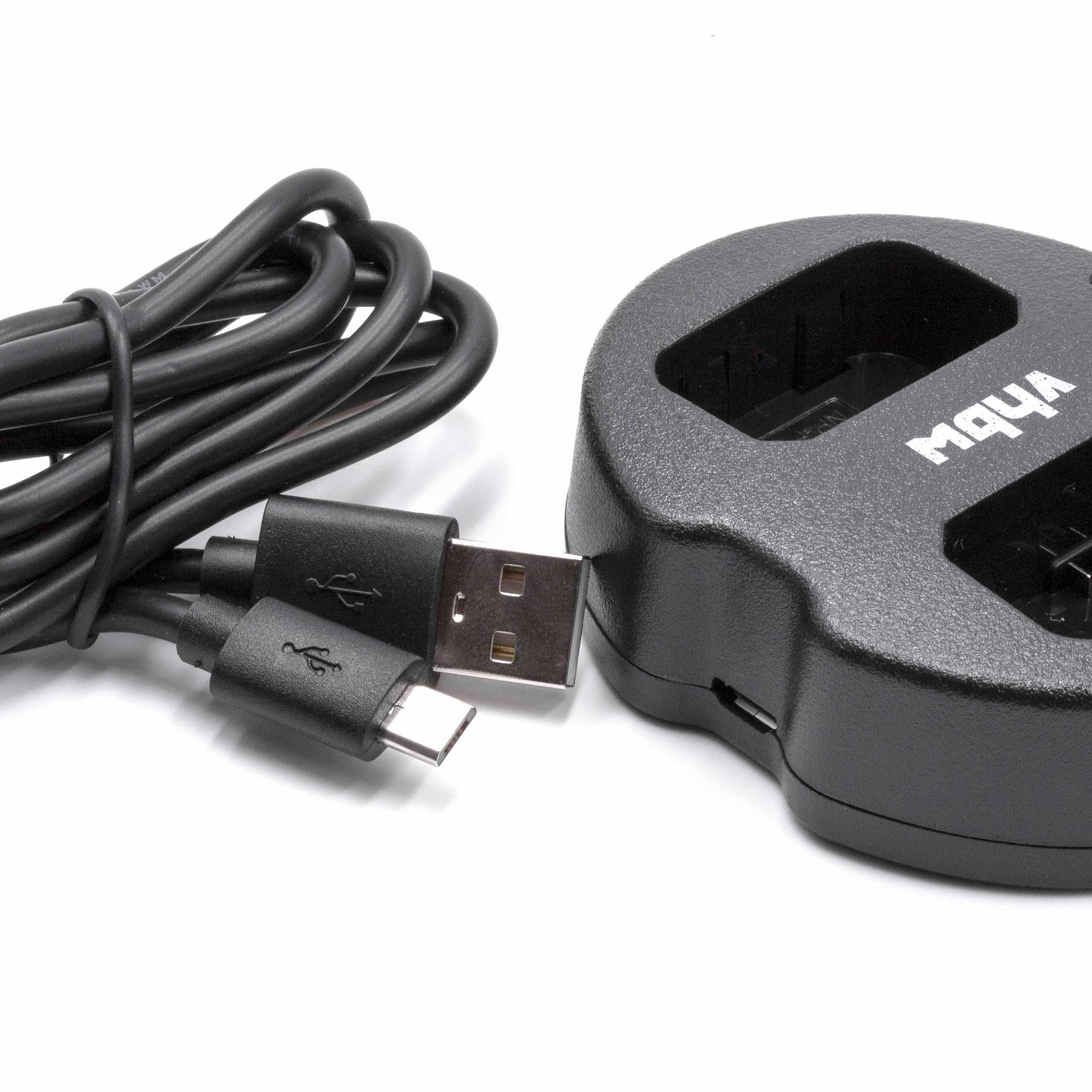 Schwarzes USB-Ladekabel und -Adapter. Der Adapter hat zwei Ladeschlitze. Weißer Hintergrund.