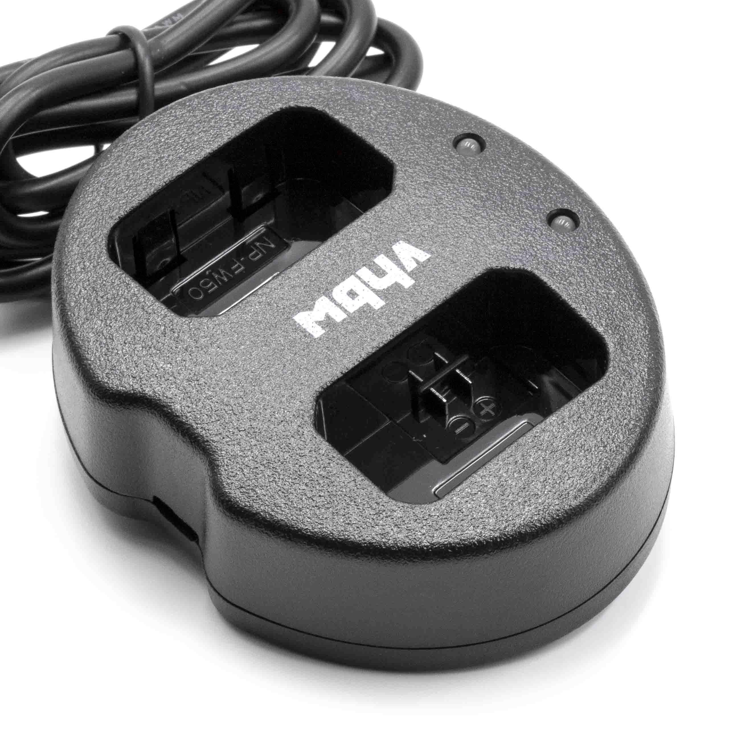 Schwarzes Batterieladegerät mit zwei Schlitzen, einem Netzkabel und dem Markennamen 'Maha' auf weißem Hintergrund.