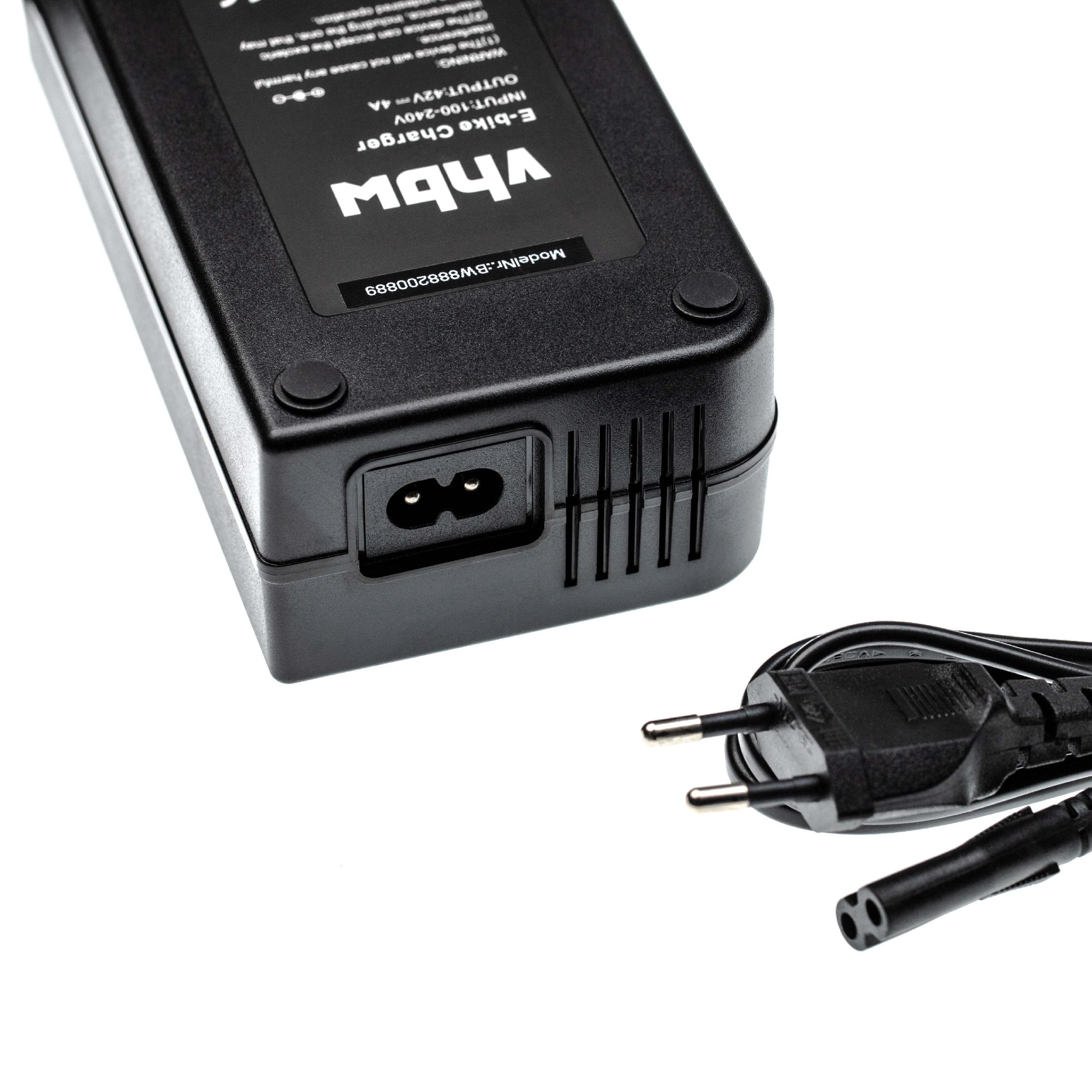 Schwarzes E-Bike-Ladegerät mit Netzkabel und Stecker. Ladegerät hat Text: vhbw, E-Bike-Ladegerät und Modellnummer. Weißer Hintergrund.