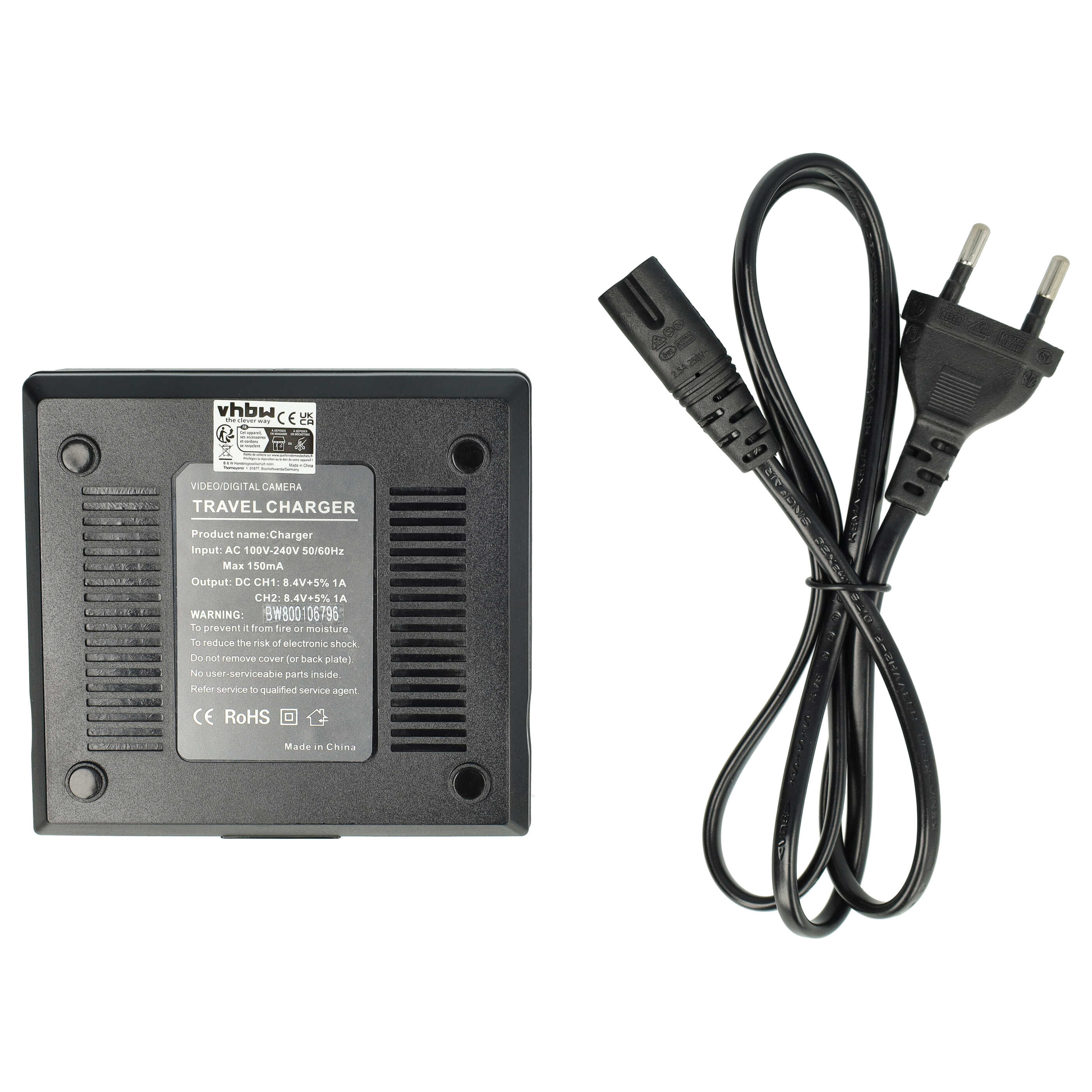 Schwarzes Reise Ladegerät mit schwarzem Netzkabel und Stecker auf weißem Hintergrund. Das Ladegerät hat Text.