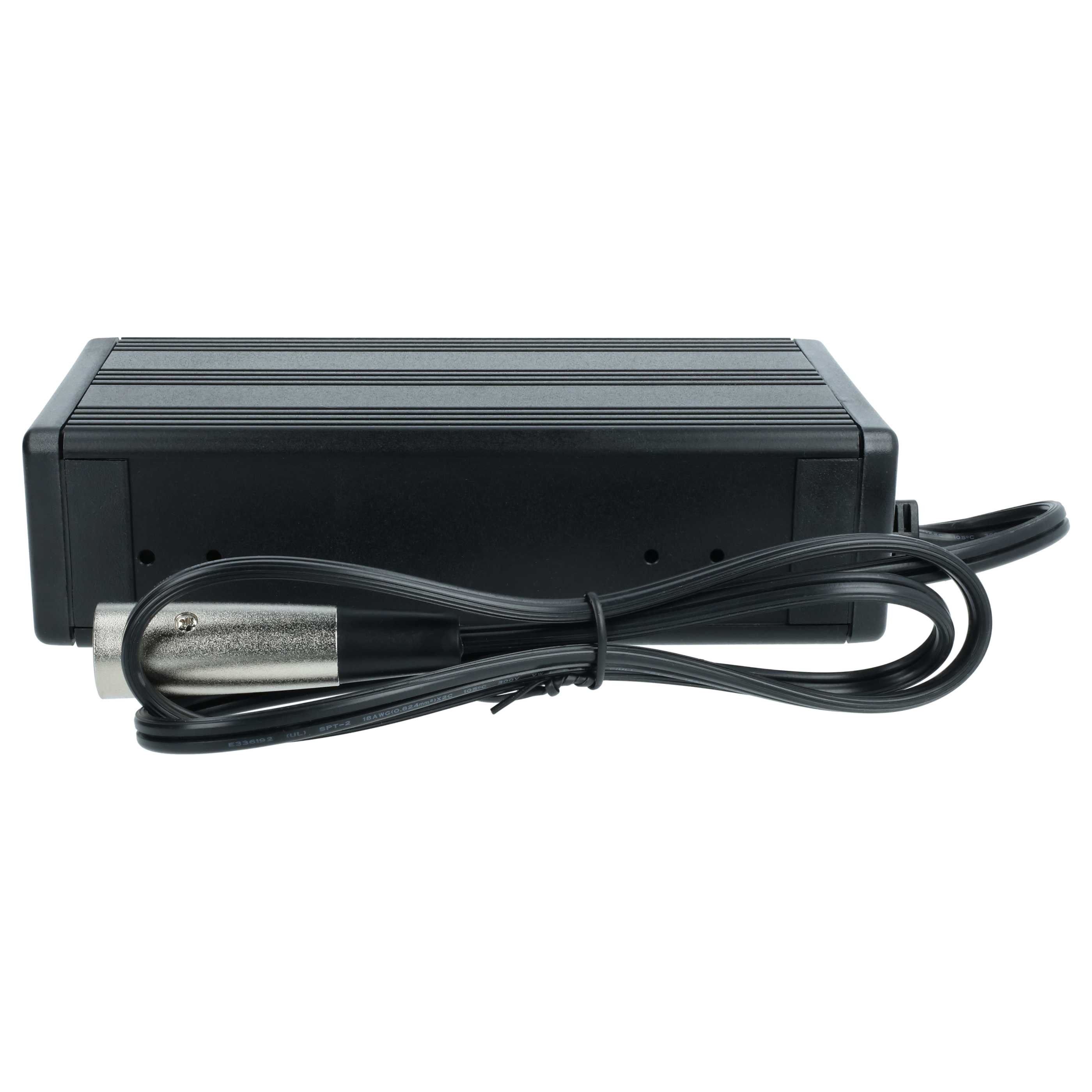 Schwarzes elektronisches Gerät mit silbernem Stecker, schwarzem Kabel und weißem Hintergrund.