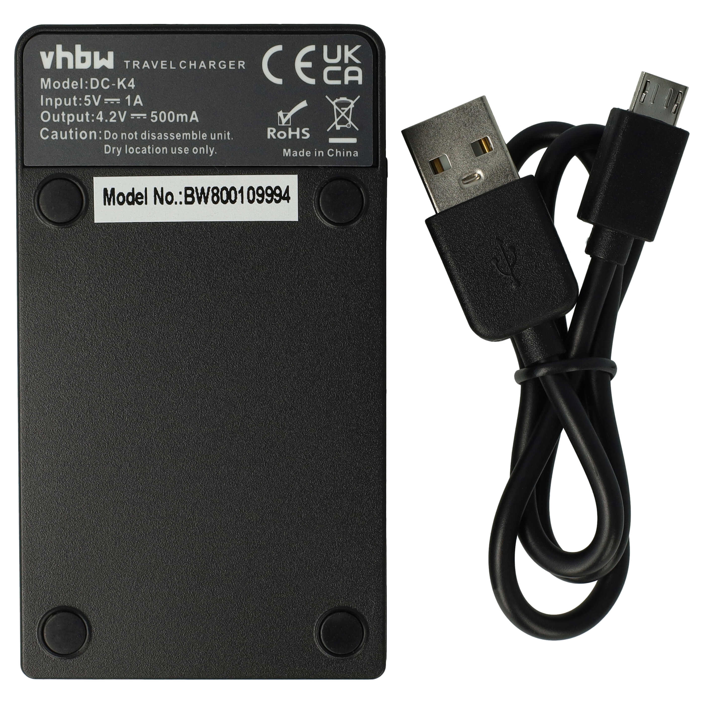 Schwarzes Reise-Ladegerät mit schwarzem USB-Kabel. Ladegerät hat Text und Symbole.
