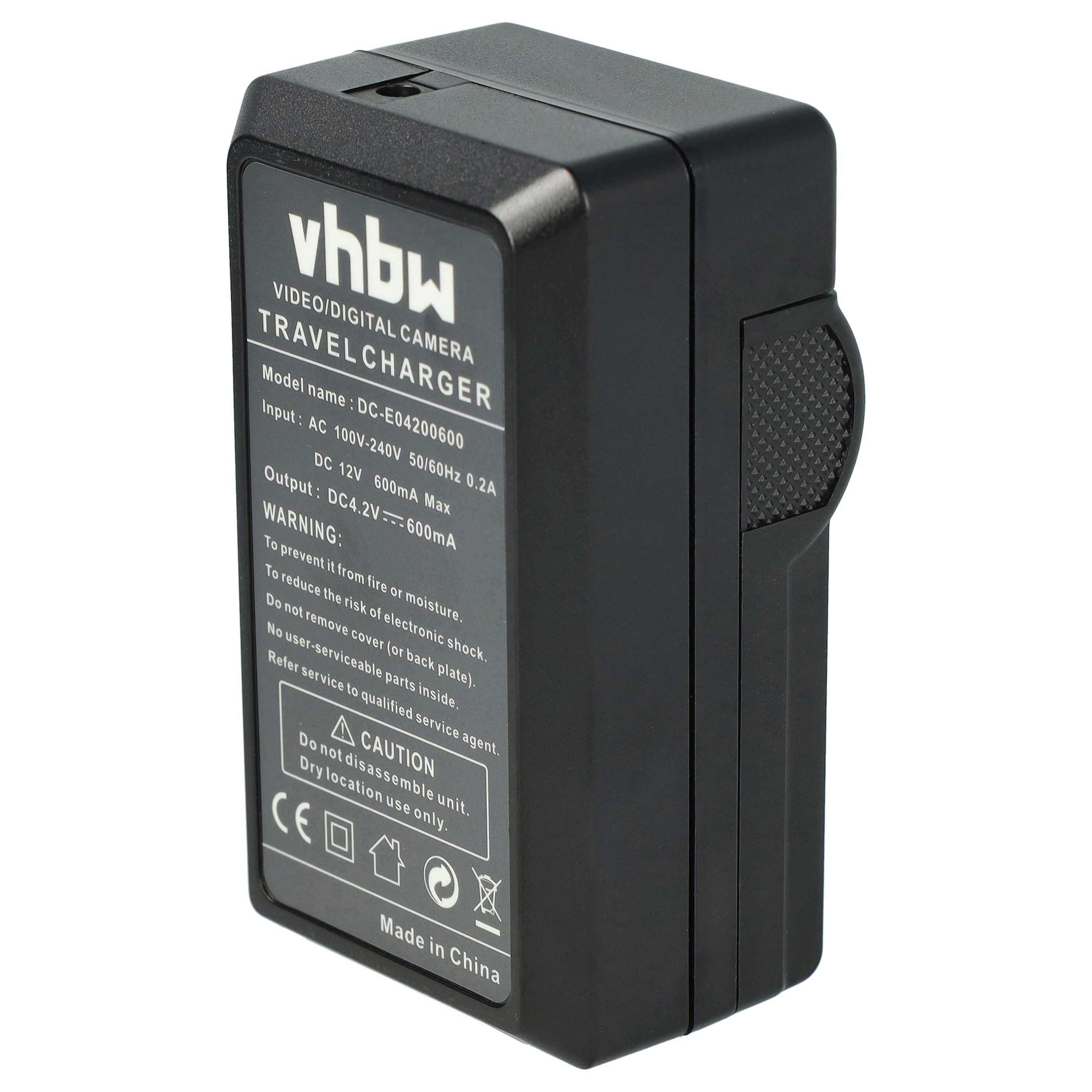 Ein schwarzes vhbw-Reiseladegerät mit weißem Text. Details umfassen Modell, Eingang, Ausgang und Warnhinweise. Hergestellt in China.