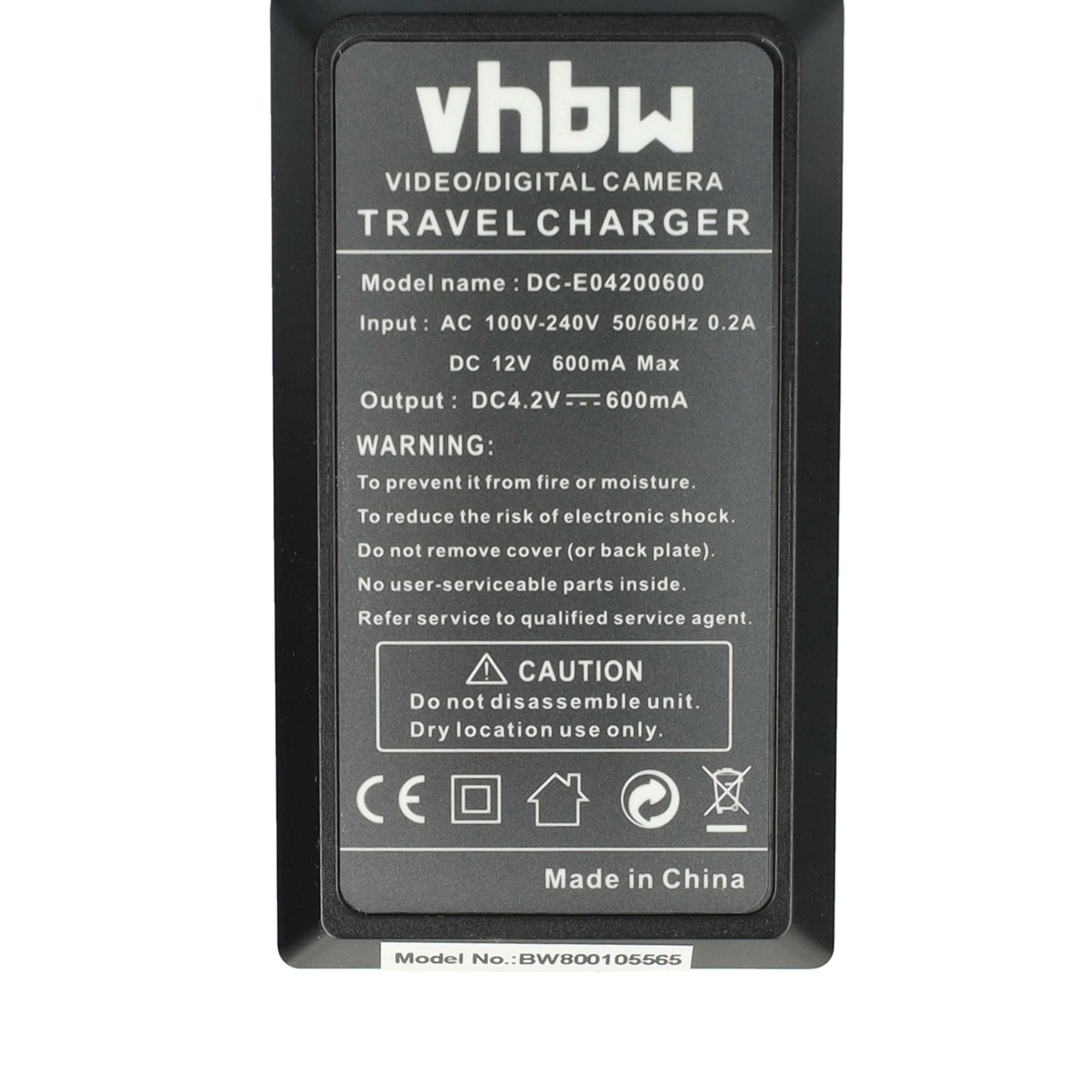 Schwarzes vhbw-Reiseladegerät. Text enthält Modellname, Eingangs-/Ausgangsspannungen und Warnhinweise. Hergestellt in China.