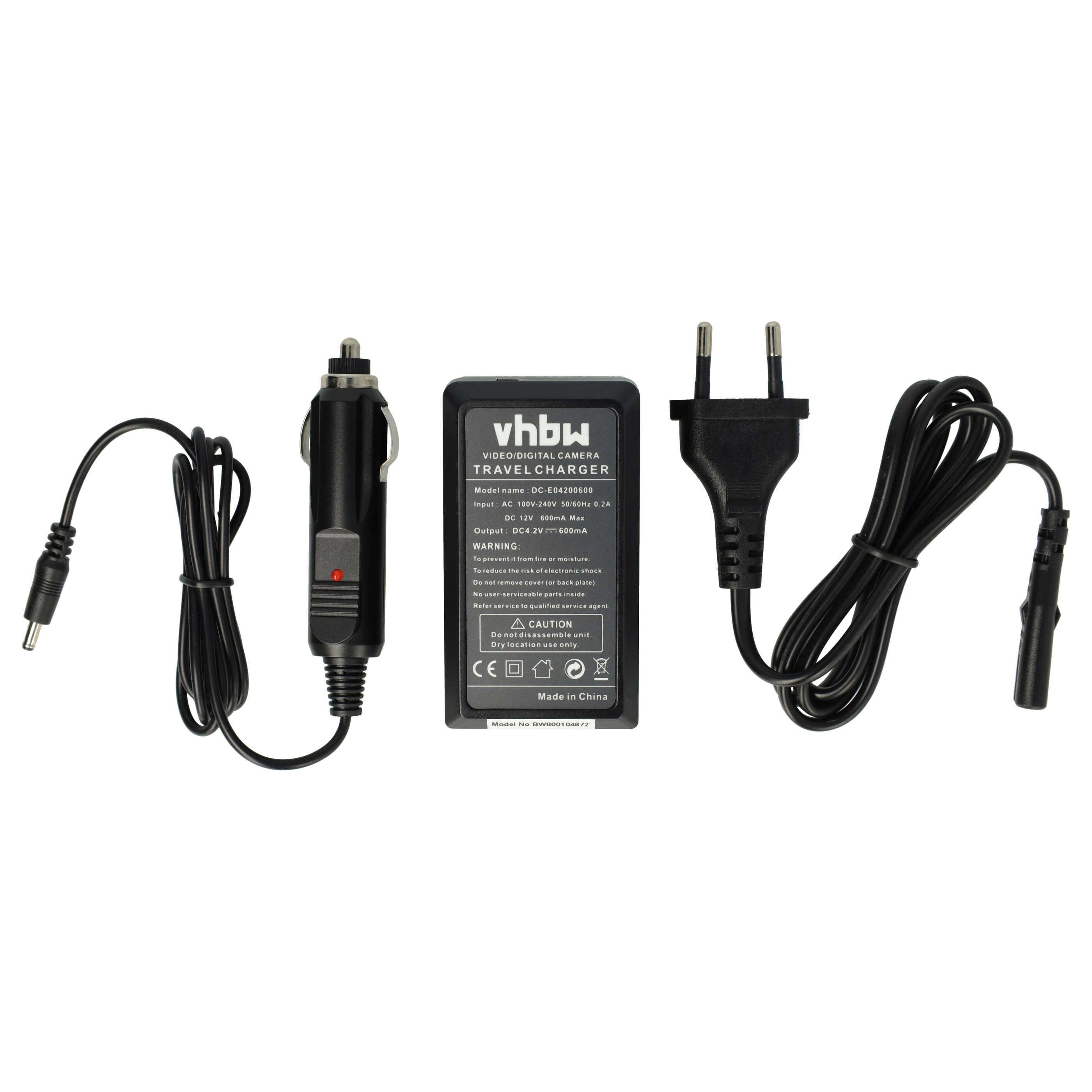 Ein Reise-Ladegerät mit Auto-Adapter, Ladegerät und Netzstecker. Alles schwarz, mit weißem Hintergrund.