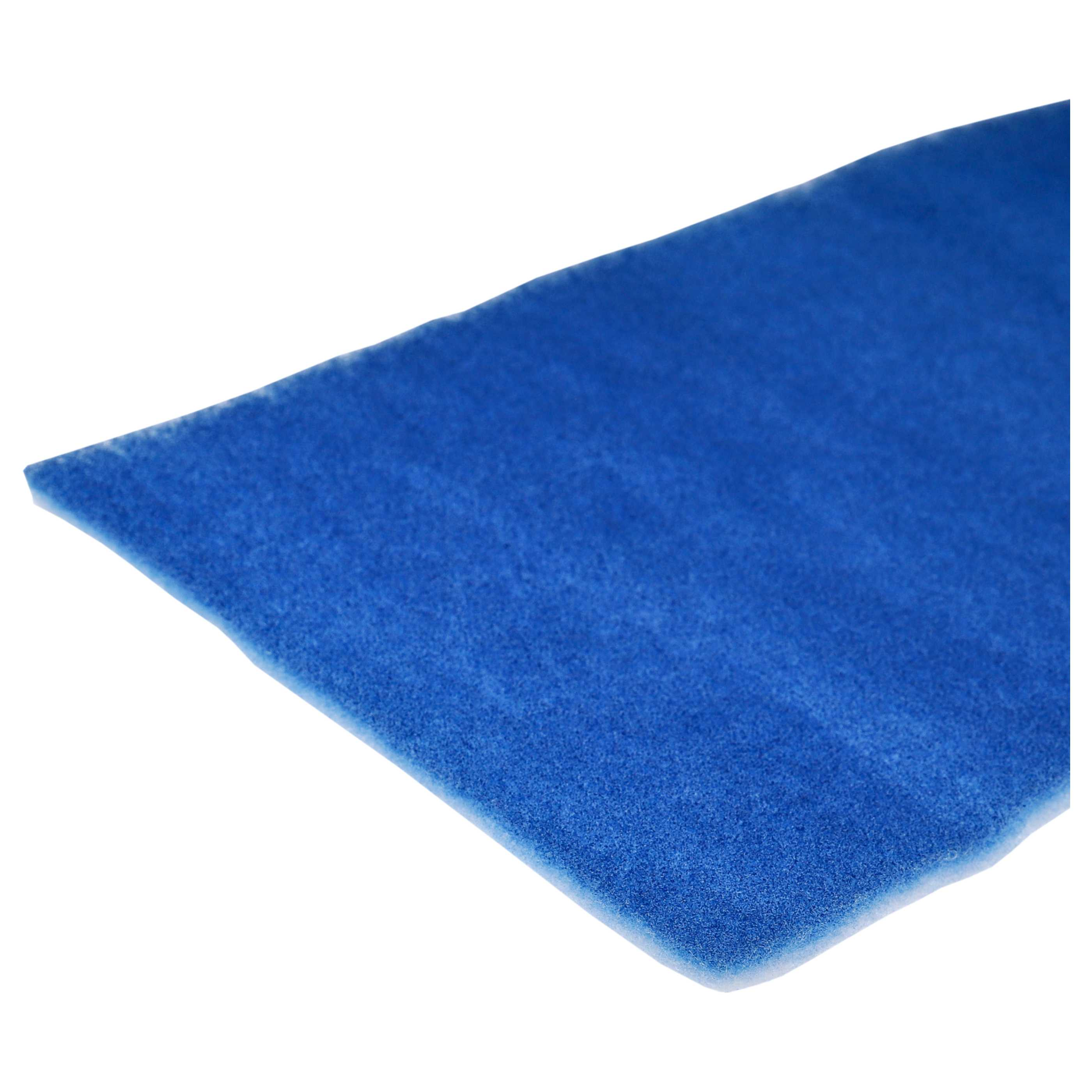 Ein blauer, rechteckiger Schwamm vor weißem Hintergrund. Der Schwamm hat eine strukturierte Oberfläche und eine leicht abgewinkelte Kante.
