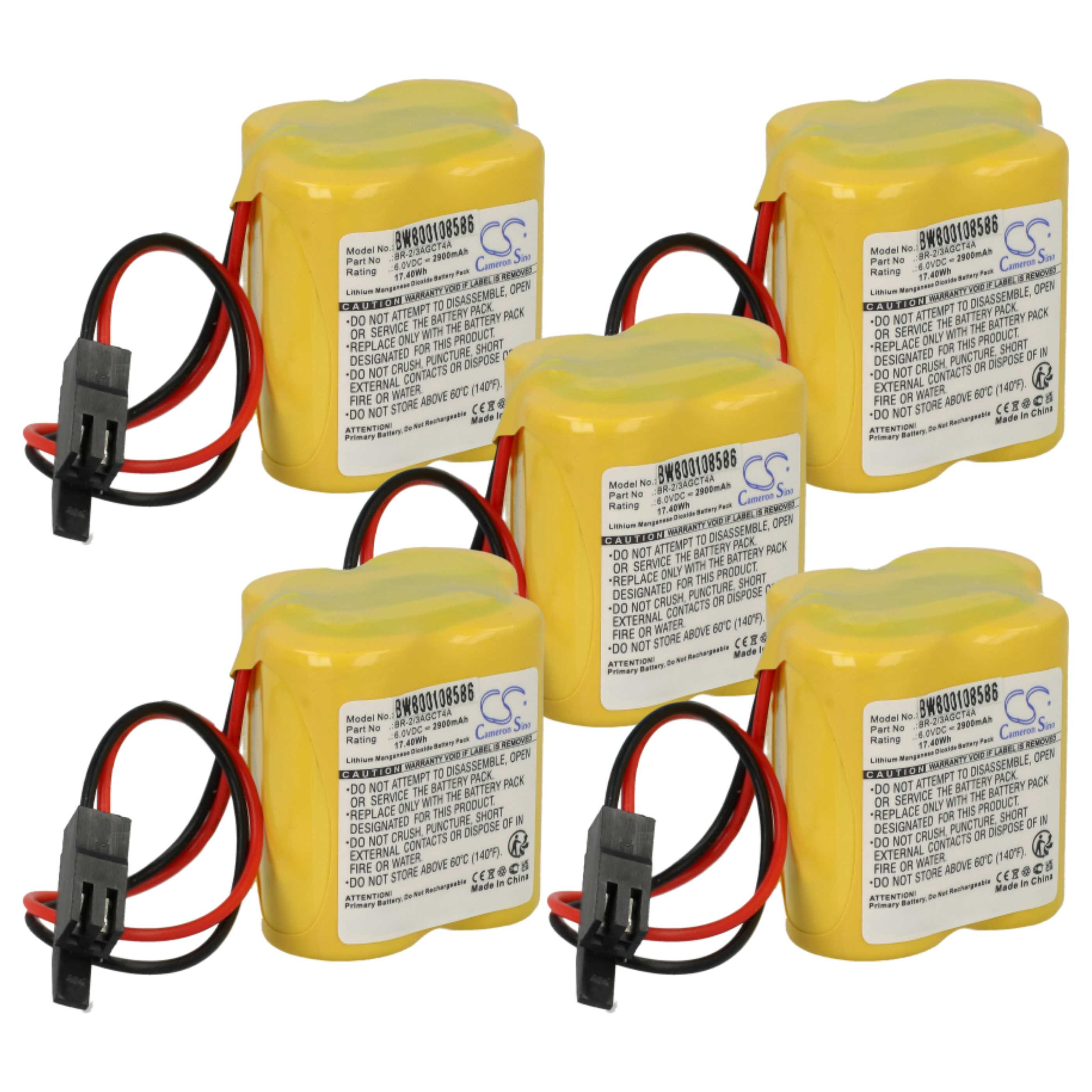Fünf gelbe Batterien mit schwarzen und roten Drähten und einem Stecker. Jede Batterie hat ein weißes Etikett mit schwarzem Text.