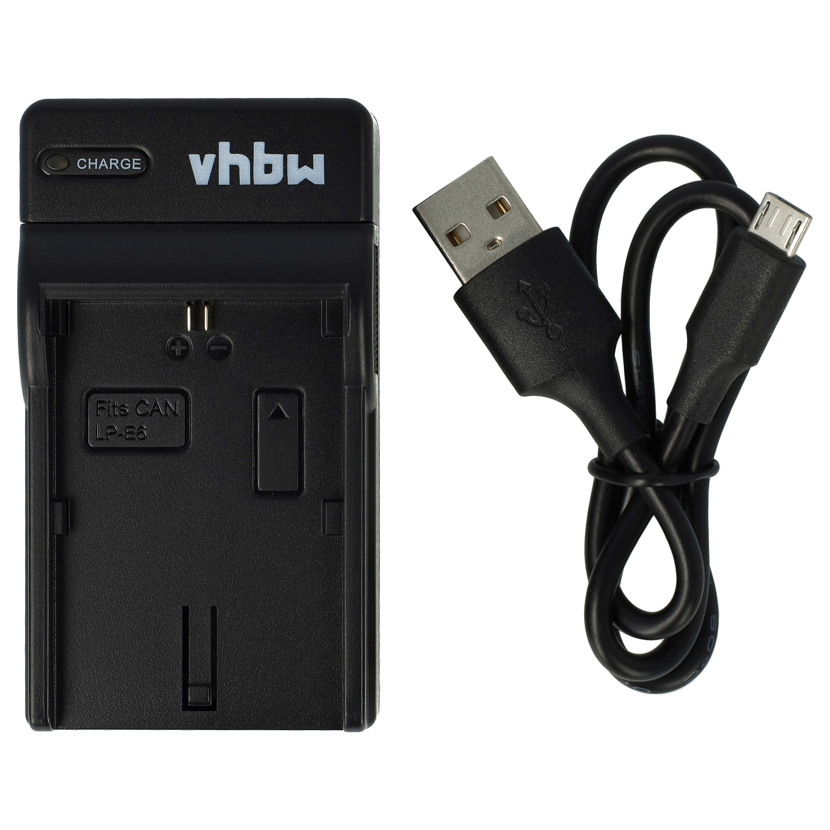 Schwarzes Kamera-Akkuladegerät und USB-Kabel auf weißem Hintergrund. Das Ladegerät hat die Marke vhbw.