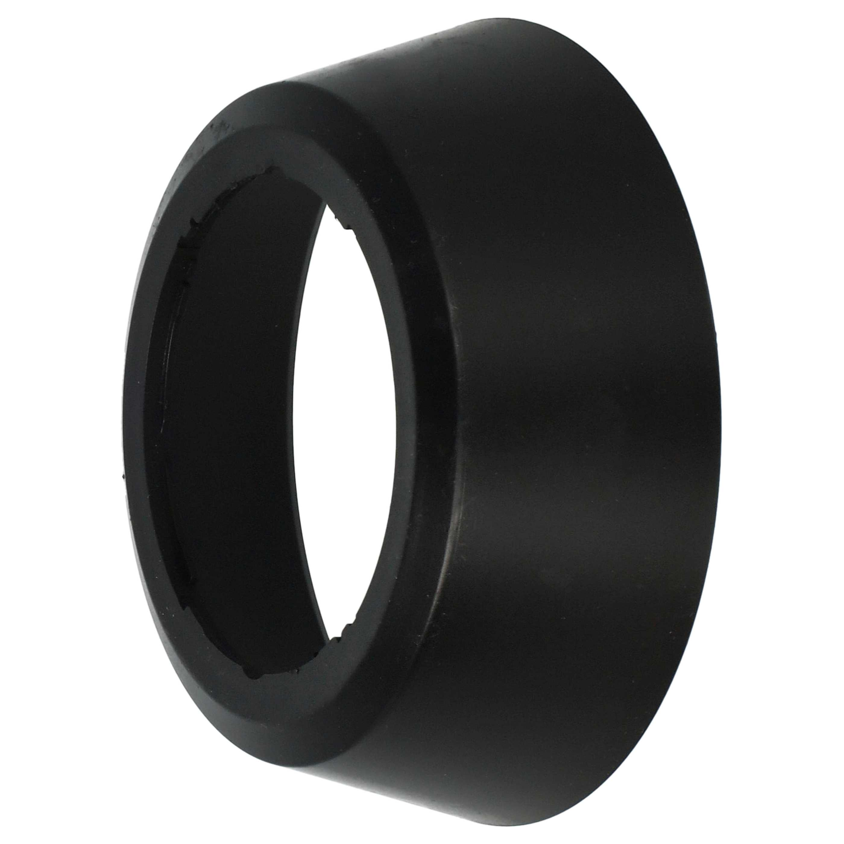 Ein schwarzes, zylindrisches Objekt mit einem Loch in der Mitte vor weißem Hintergrund. Es scheint eine Gegenlichtblende zu sein.