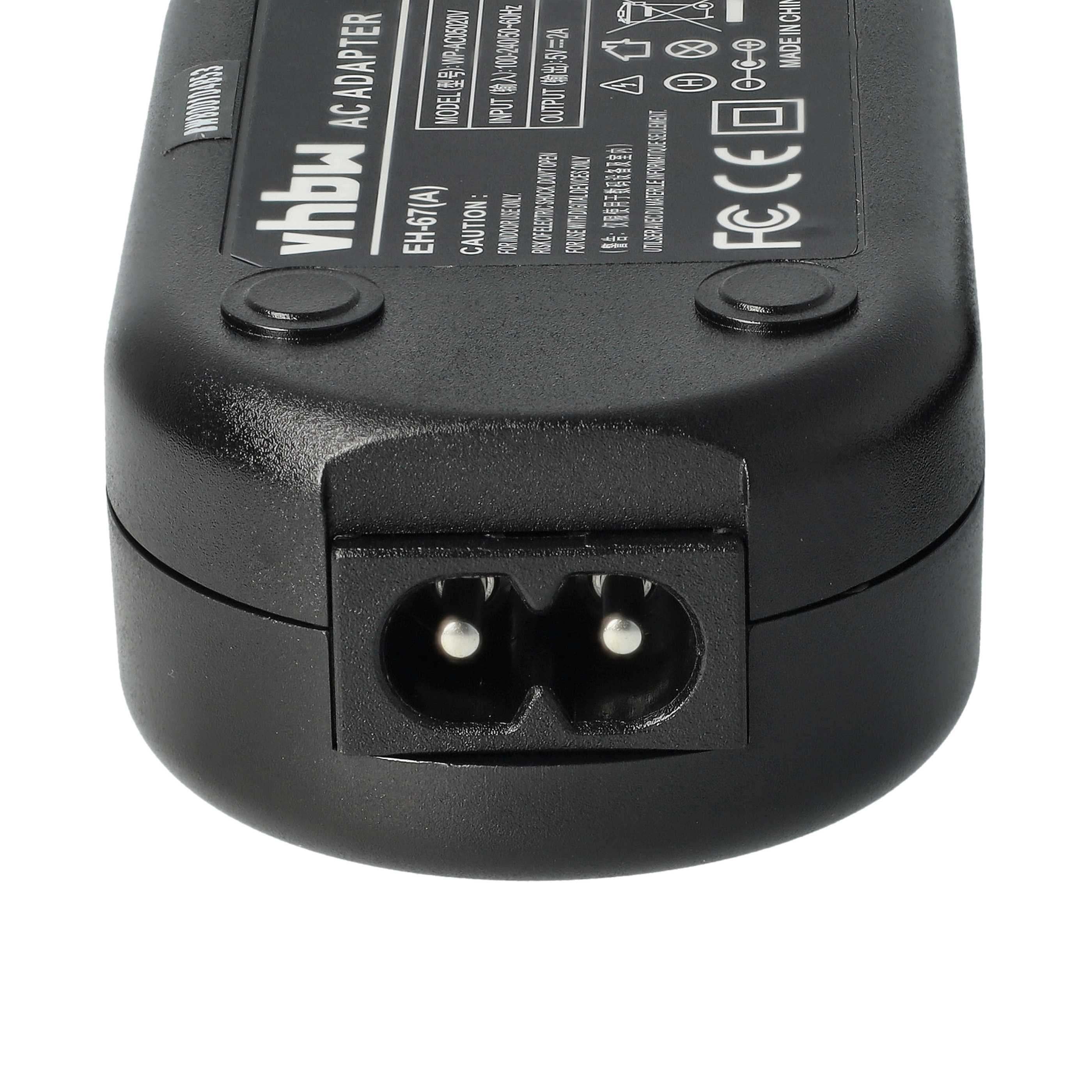 Schwarzer AC-Adapter mit Zweipolstecker. Text enthält Modell, Ein-/Ausgang und Sicherheitshinweise.