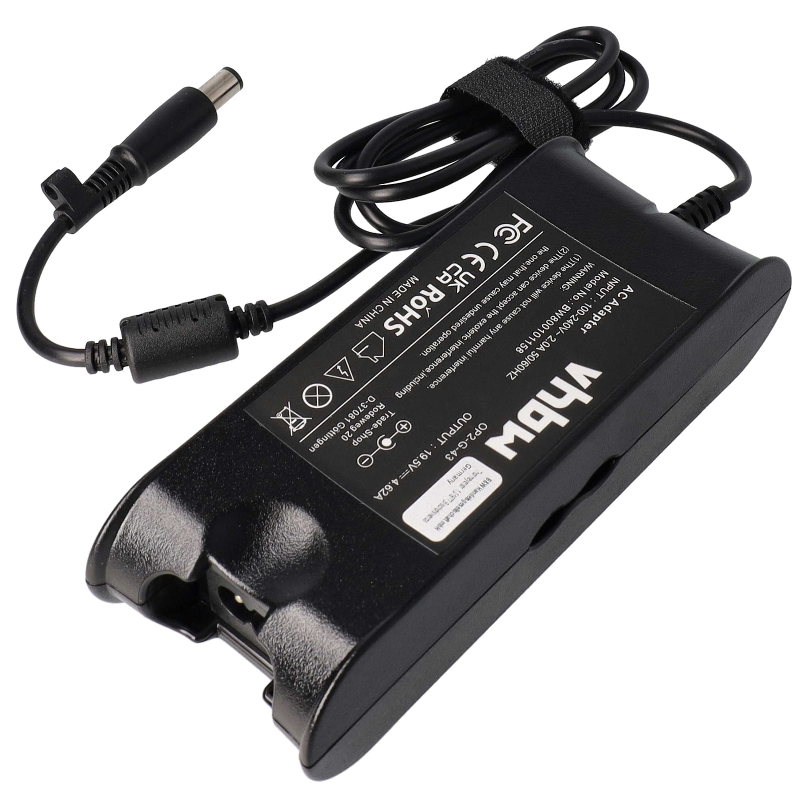 Ein schwarzes Netzteil mit schwarzem Kabel und Stecker. Etiketten mit Text sind sichtbar.