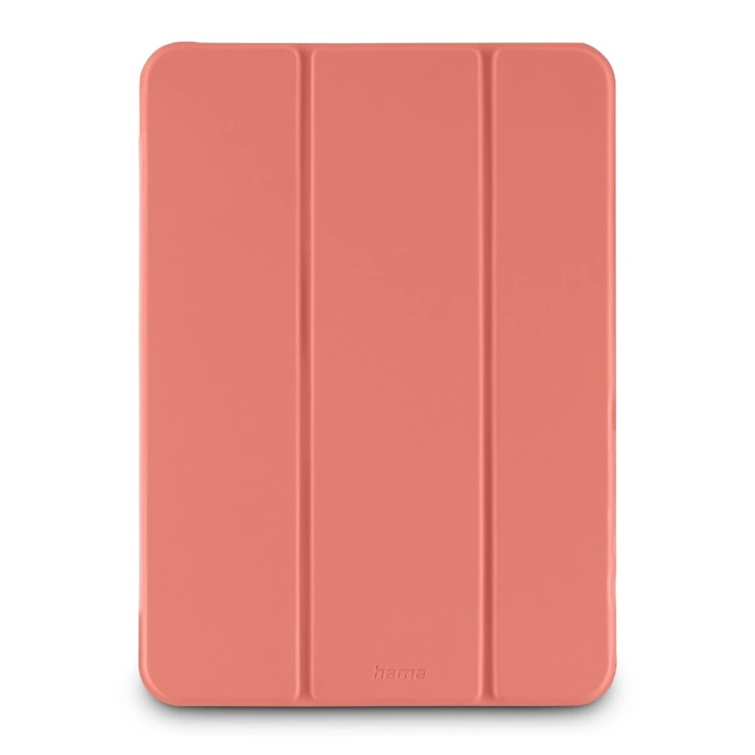 Etui na tablet w kolorze koralowym, z składaną pokrywą. Etui jest prostokątne z zaokrąglonymi rogami. Marka "hama" znajduje się na dole.