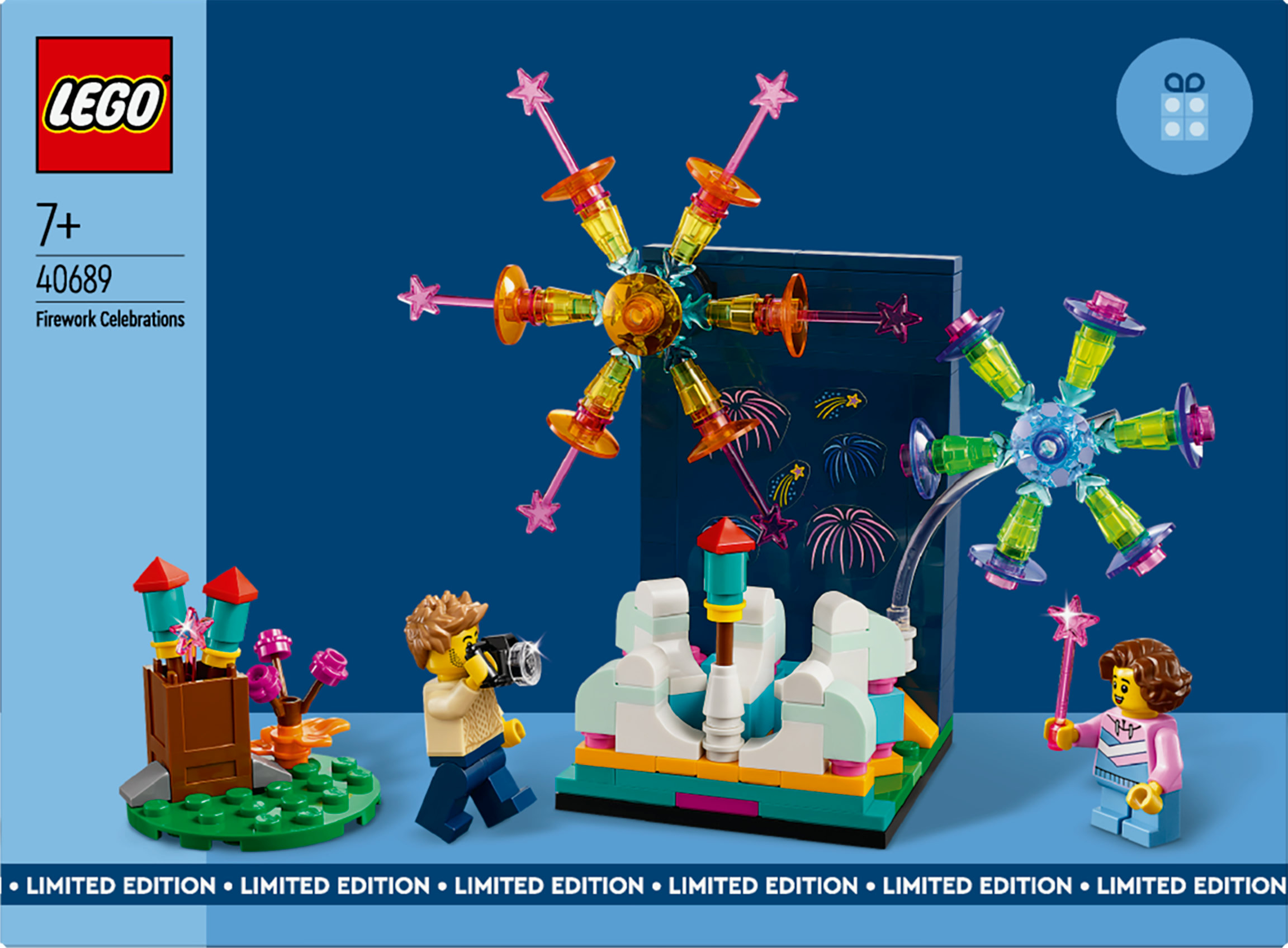 LEGO-Set, Feuerwerksfeiern. Enthält Minifiguren und ein Feuerwerk. Das Set zeigt eine Jahrmarktszene mit Feuerwerk im Hintergrund.