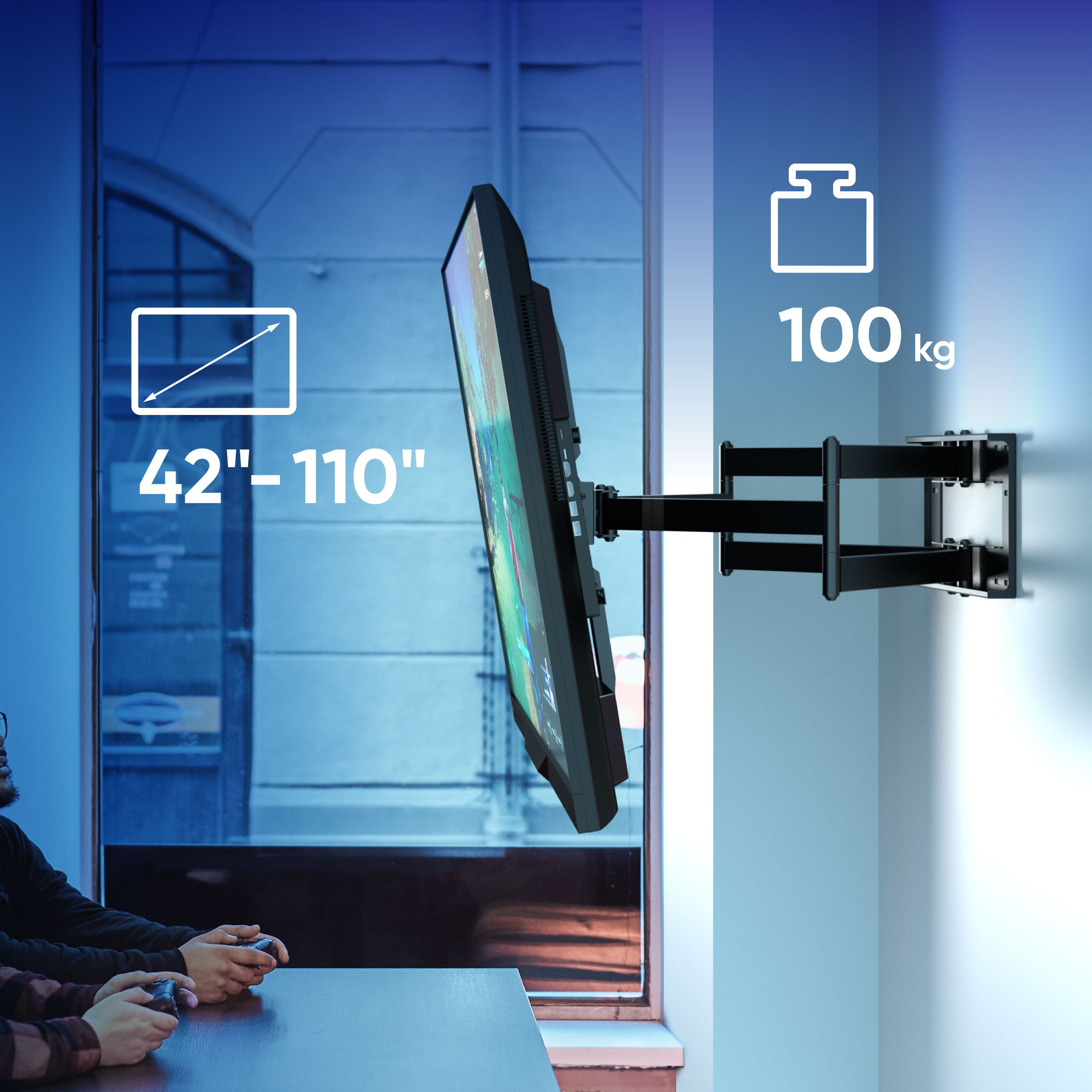 Telewizor zamontowany na ścianie z czarnym ramieniem, dwie osoby grają w gry wideo na pierwszym planie.