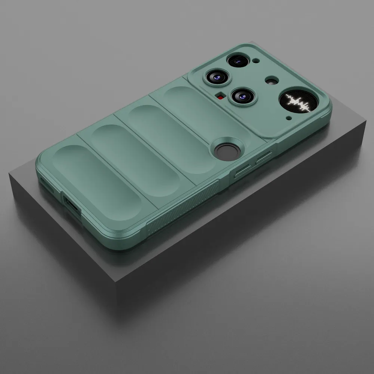 Een teal telefoonhoesje op een grijs platform. Het heeft meerdere camera-uitsparingen en een getextureerde achterkant. De achtergrond is een grijs oppervlak.
