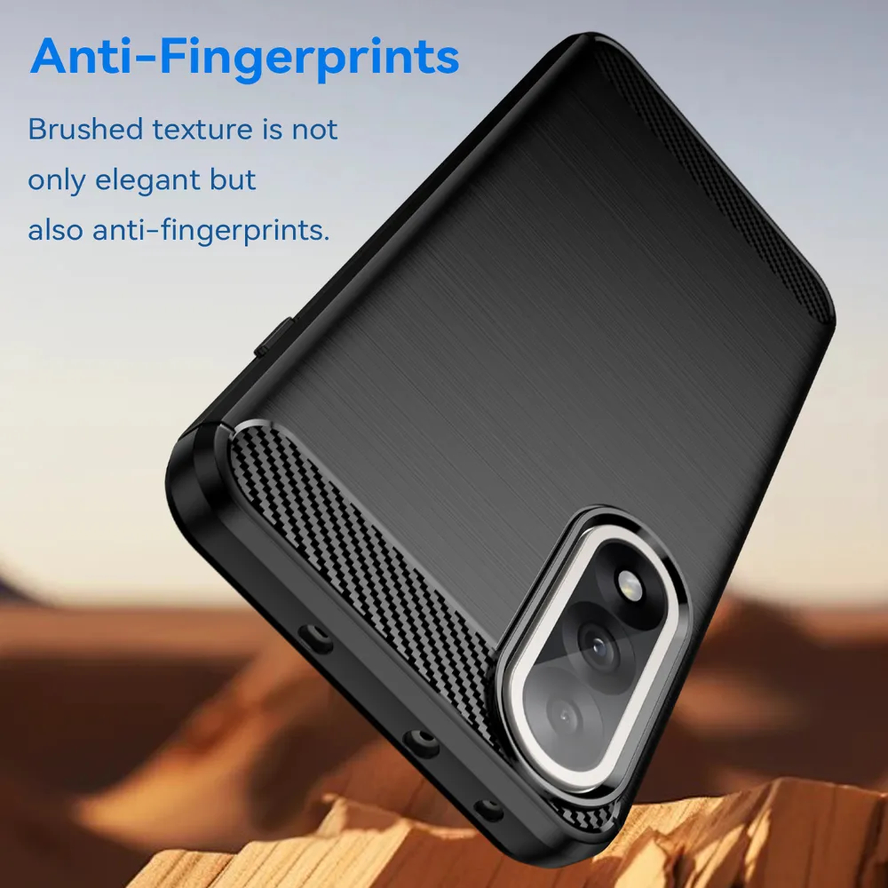 Een zwarte telefoonhoes is naar de kijker gekanteld. De hoes heeft een geborstelde textuur en een uitsparing voor de camera. De tekst bovenaan zegt 'Anti-Fingerprints'.