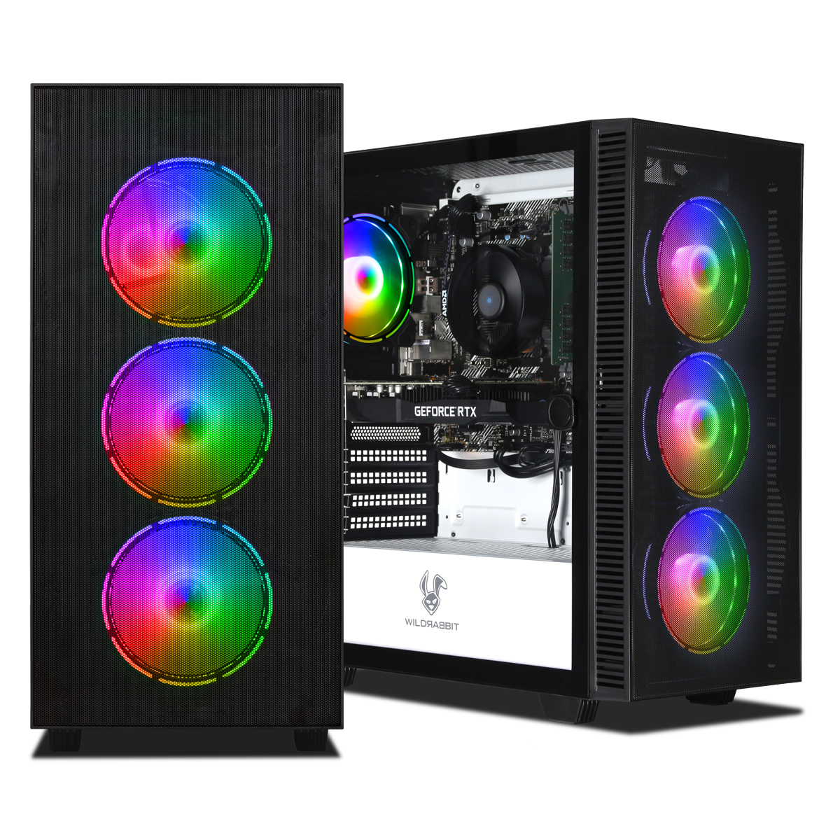 Ein schwarzes Computergehäuse mit drei RGB-Lüftern vorne und drei seitlich. Das Gehäuse ist offen und zeigt interne Komponenten.