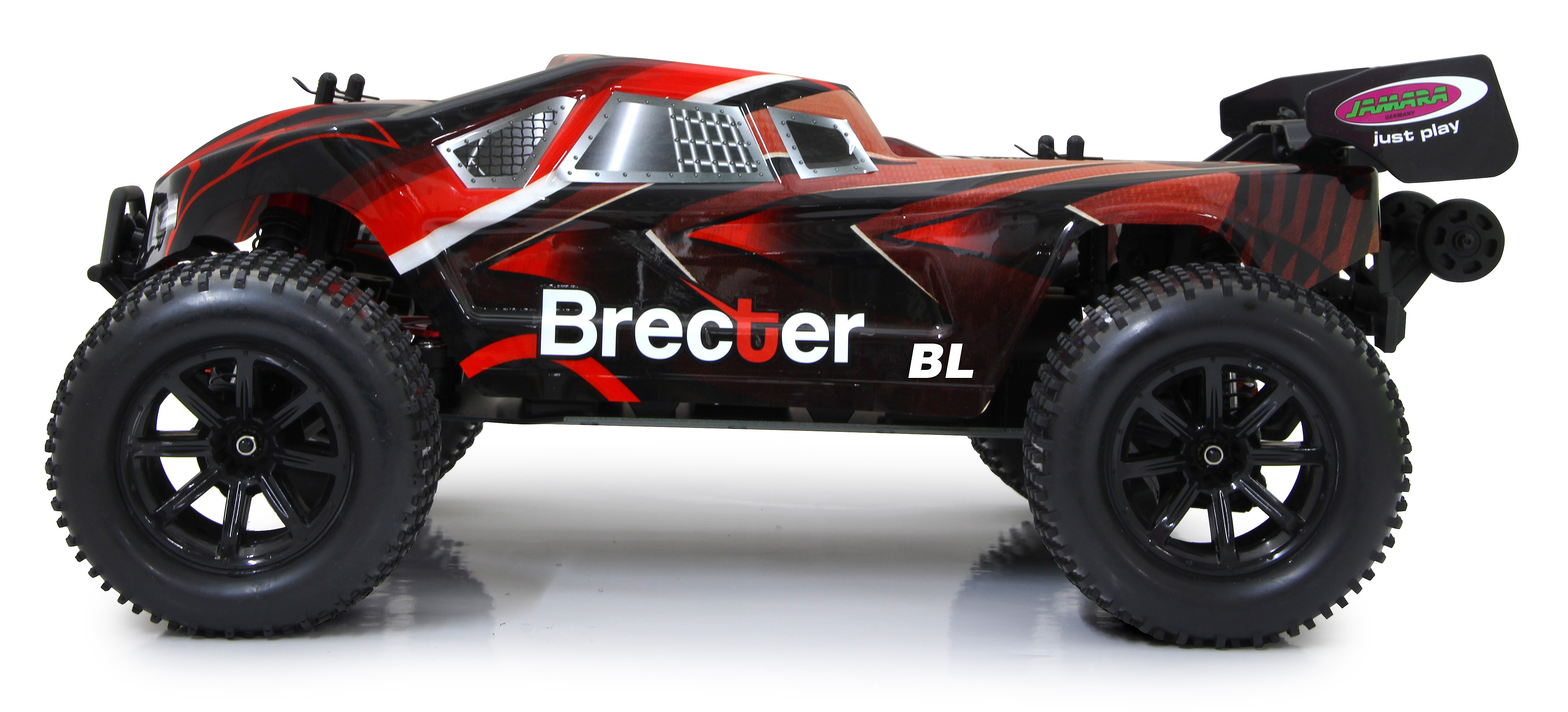 Ein rot-schwarzes ferngesteuertes Auto vom Typ Brecter BL mit großen schwarzen Reifen steht auf weißem Untergrund.