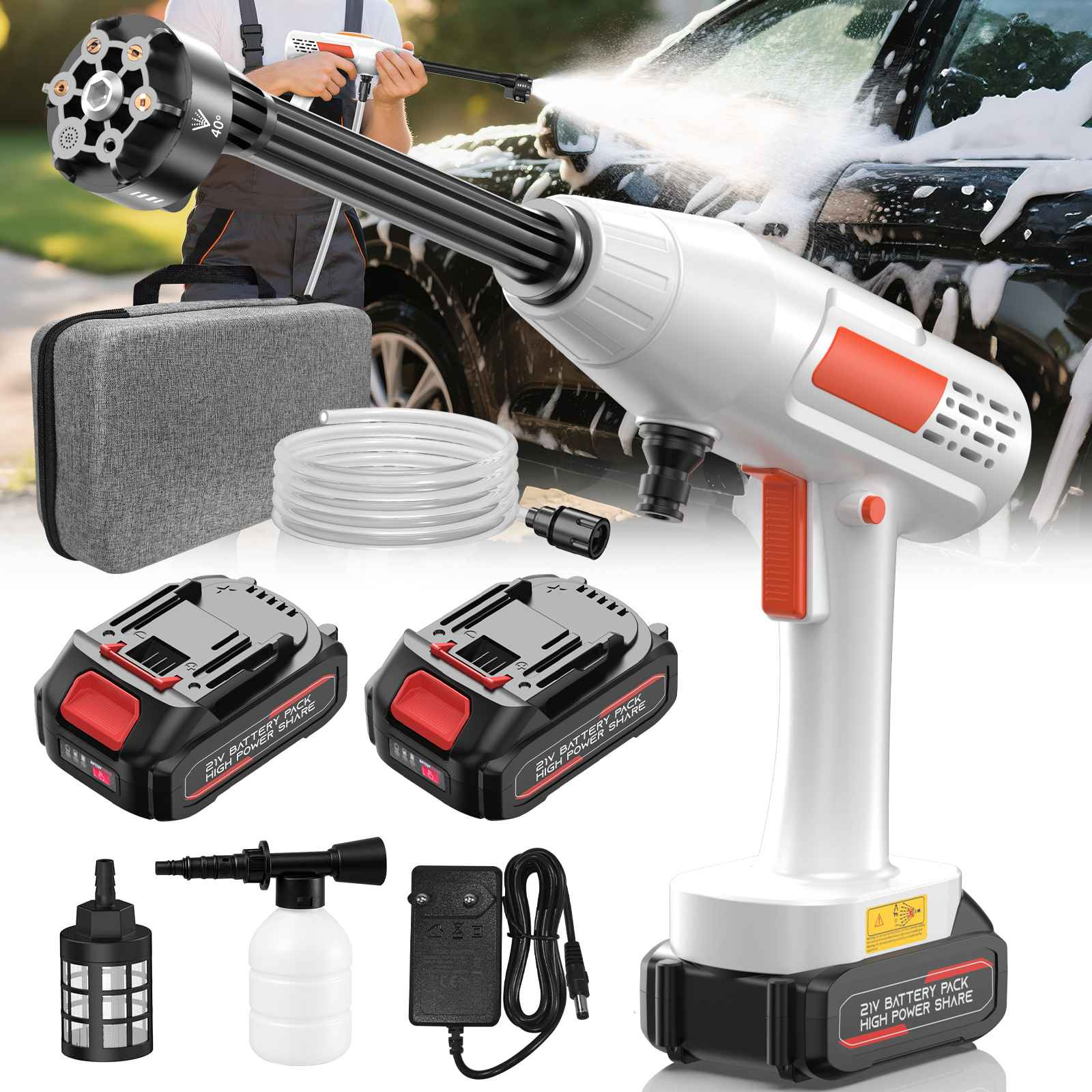 Eine Person verwendet einen weiß-orangen Hochdruckreiniger an einem schwarzen Auto. Zubehör umfasst Batterien, einen Koffer und Düsen.