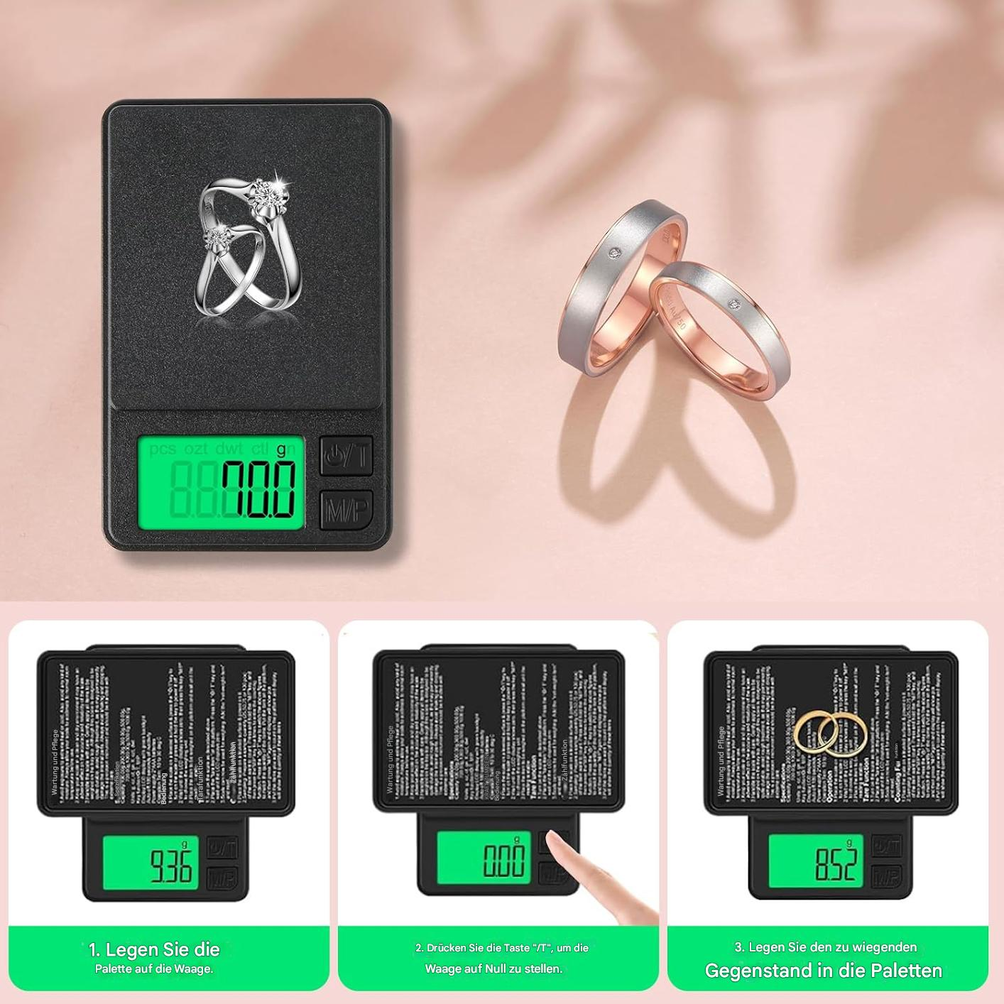 Eine Waage mit Schmuck und Ringen. Die Waage zeigt 88.000. Unten befinden sich Anweisungen, wobei die Waage 9.36, 0.00 und 8.52 anzeigt.
