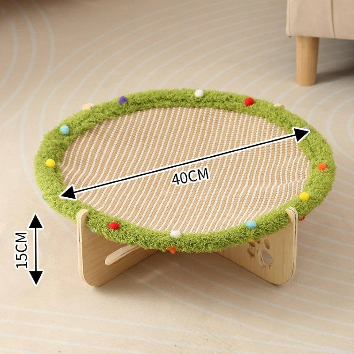 Ein Katzenbett mit grüner Umrandung und bunten Kugeln steht auf einem Holzständer. Es ist 40 cm lang und 15 cm hoch.