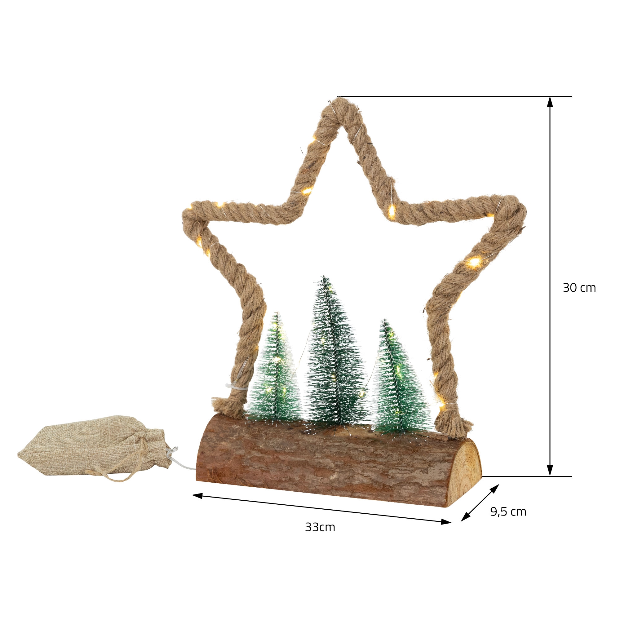 Ein sternförmiger Weihnachtsschmuck mit Lichterketten und kleinen Bäumen. Es besteht aus Seil, Holz und einem Sack.