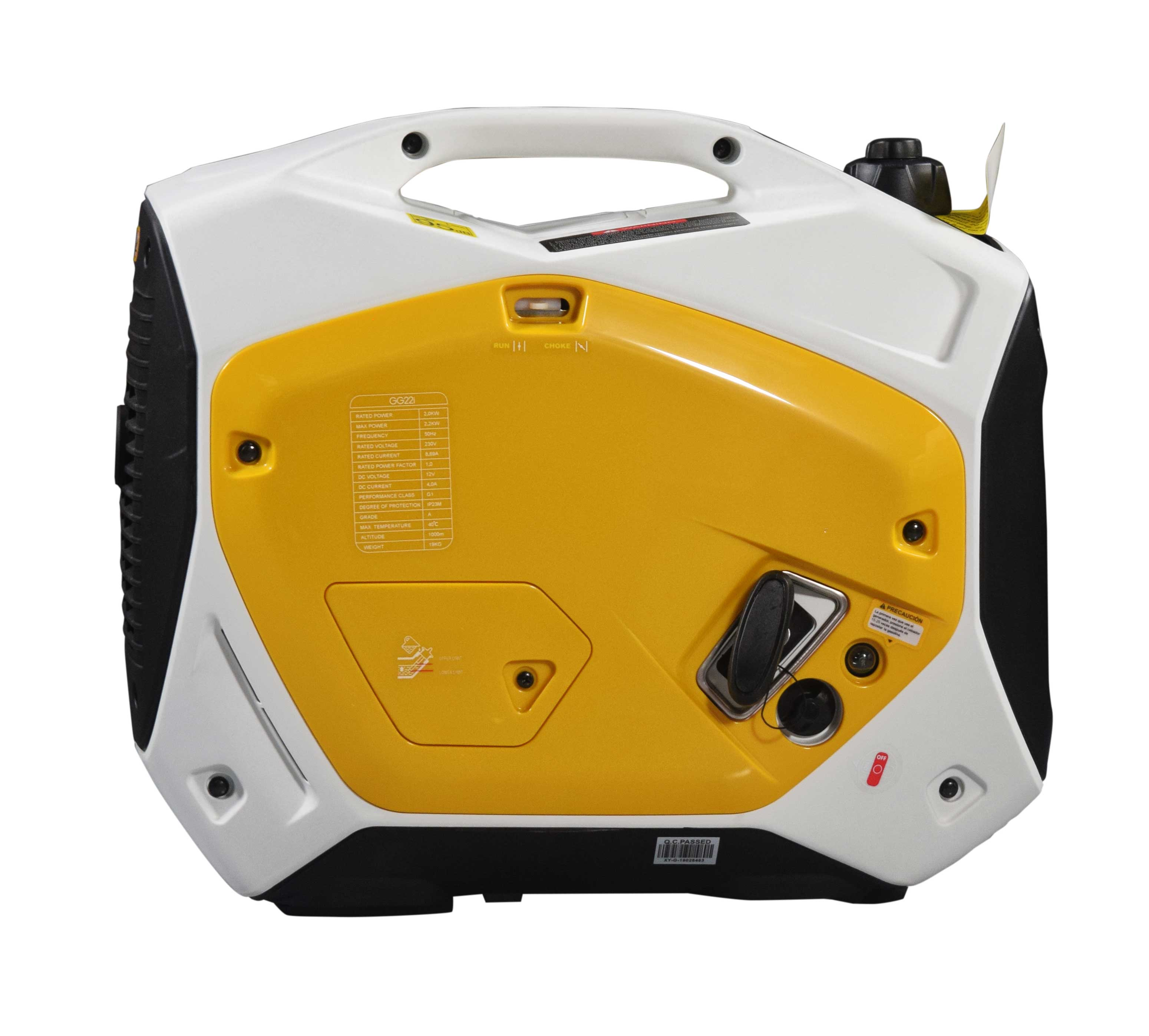 Un generador portátil con carcasa blanca y amarilla. Tiene asa negra, tapa de combustible y panel de control con etiquetas.