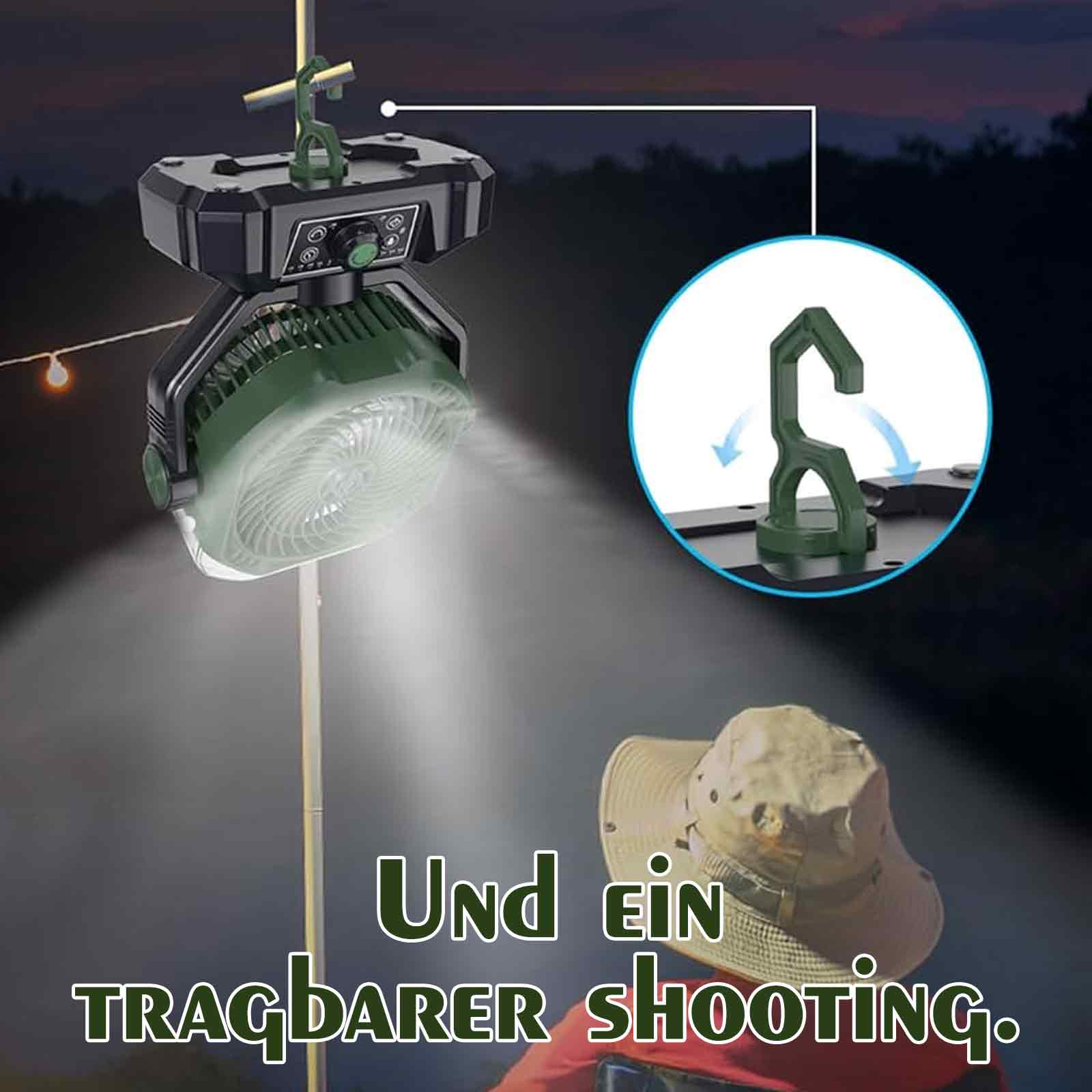 Ein tragbarer Campingventilator mit Licht. Ein Haken zeigt, dass der Ventilator aufgehängt werden kann. Eine Person mit Hut ist unten rechts.
