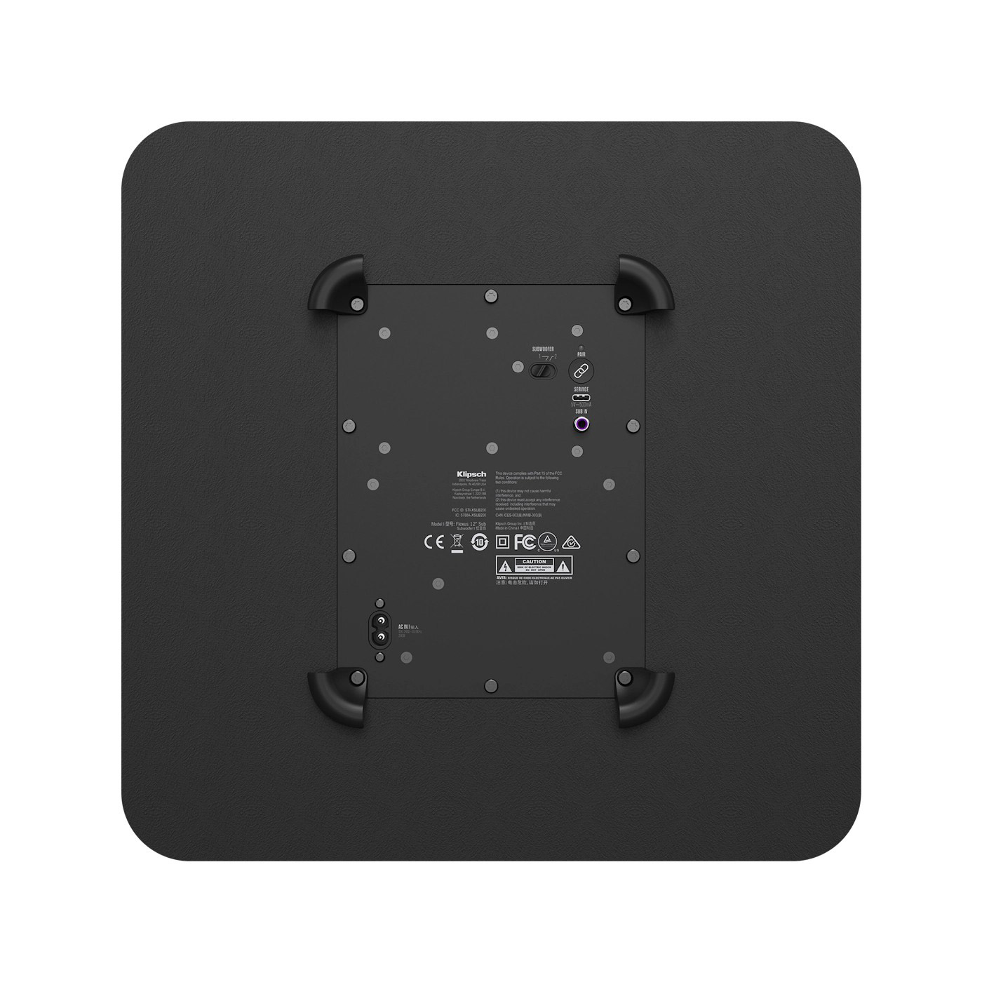 Rückseite eines schwarzen Subwoofers mit Etiketten und Anschlüssen. Enthält AC-Eingang, Service- und Subwoofer-Anschlüsse.