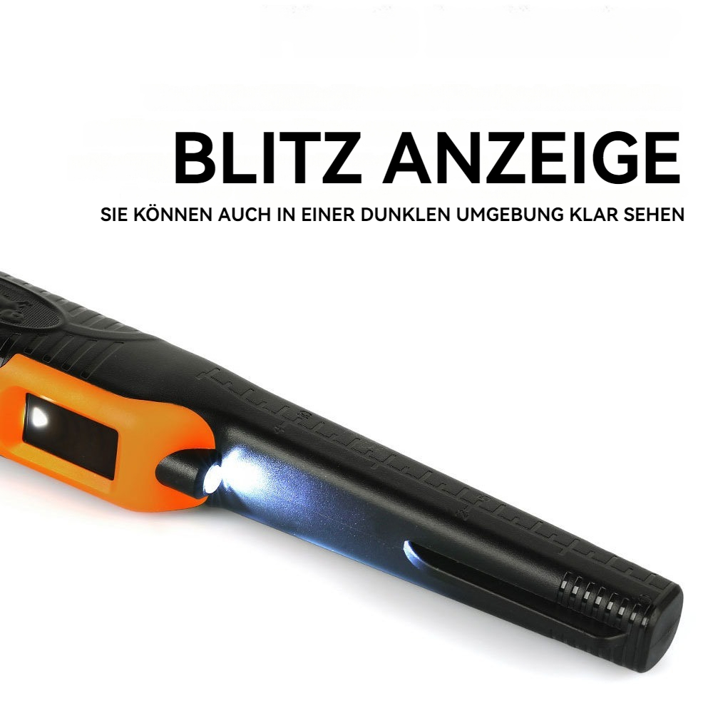 Schwarzer und orangefarbener Metalldetektor. Das Licht ist an. Text: BLITZ ANZEIGE, Sie können auch in einer dunklen Umgebung klar sehen.