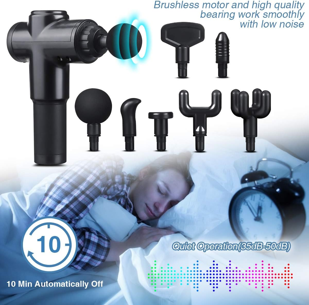 Eine Massagepistole und Aufsätze werden gezeigt. Eine Person schläft im Bett mit einem Wecker. Text: 10 Min. automatische Abschaltung, leiser Betrieb.