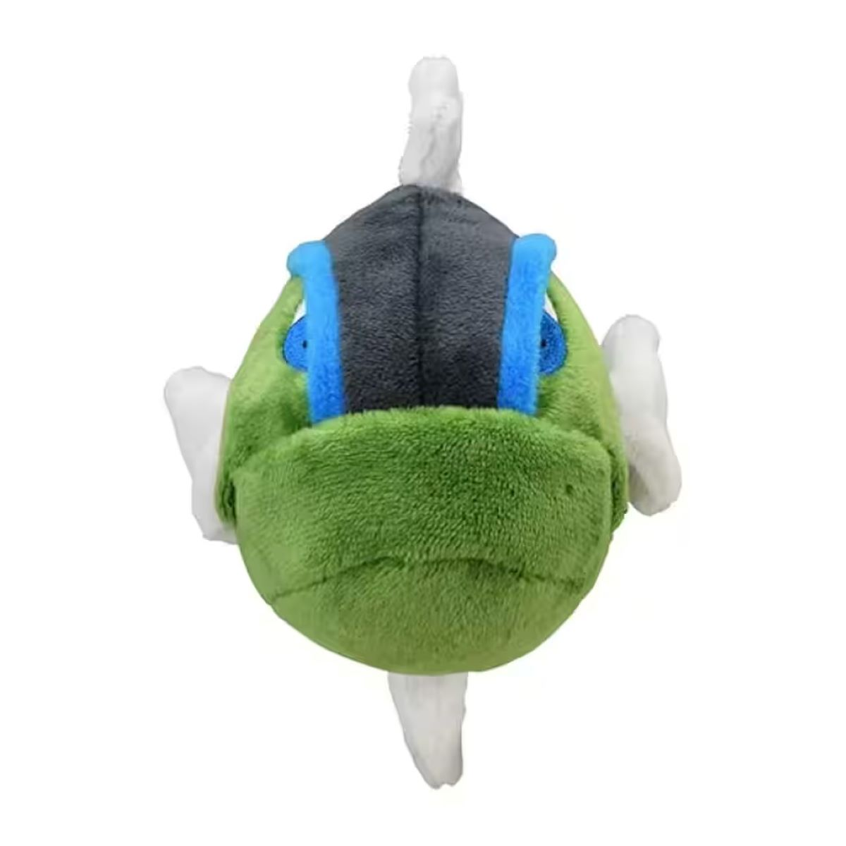 Ein Plüschtier in Form eines grünen Fisches mit blauen Augen und Akzenten, einem grauen Oberteil und weißen Flossen und Schwanz auf weißem Grund.
