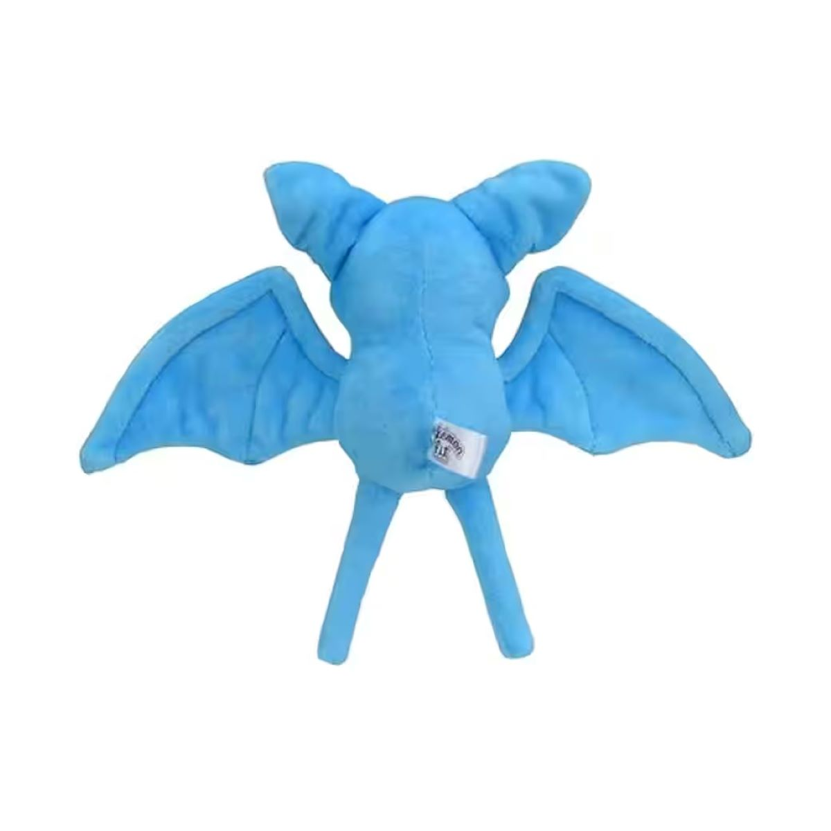 Ein hellblaues Plüsch-Fledermaus-Spielzeug, von hinten gesehen. Es hat ausgebreitete Flügel, zwei kleine Beine und zwei große Ohren. Ein Etikett ist sichtbar.
