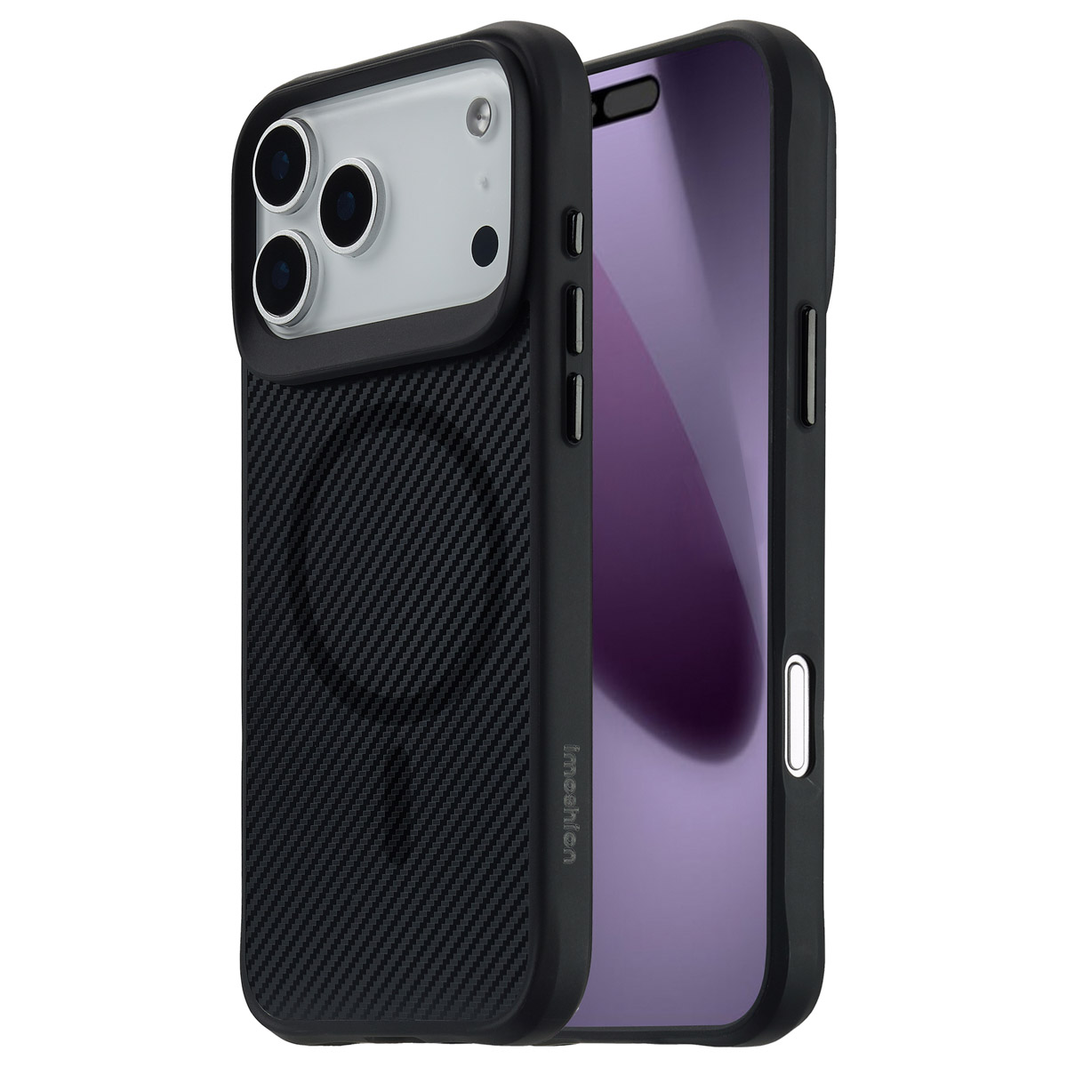 Un étui de téléphone noir avec une texture en fibre de carbone est affiché. L'étui est ouvert, révélant un protecteur d'écran. L'étui a trois lentilles de caméra.