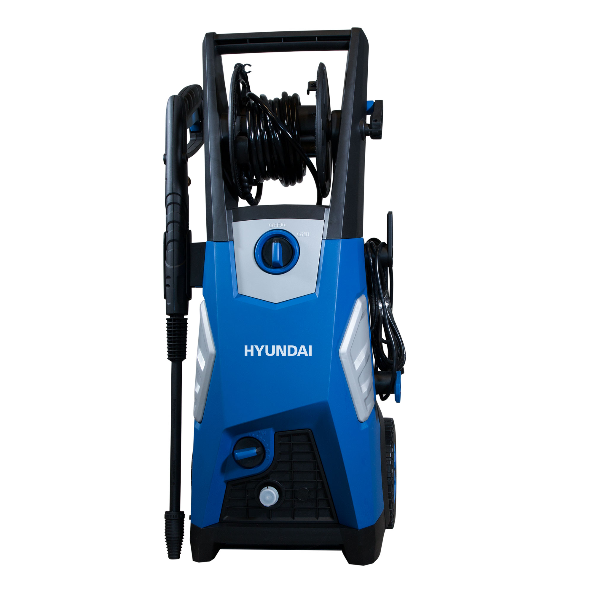 Hidrolavadora Hyundai azul y negra. Cuenta con un carrete de manguera, pistola pulverizadora y ruedas. La marca es prominente.