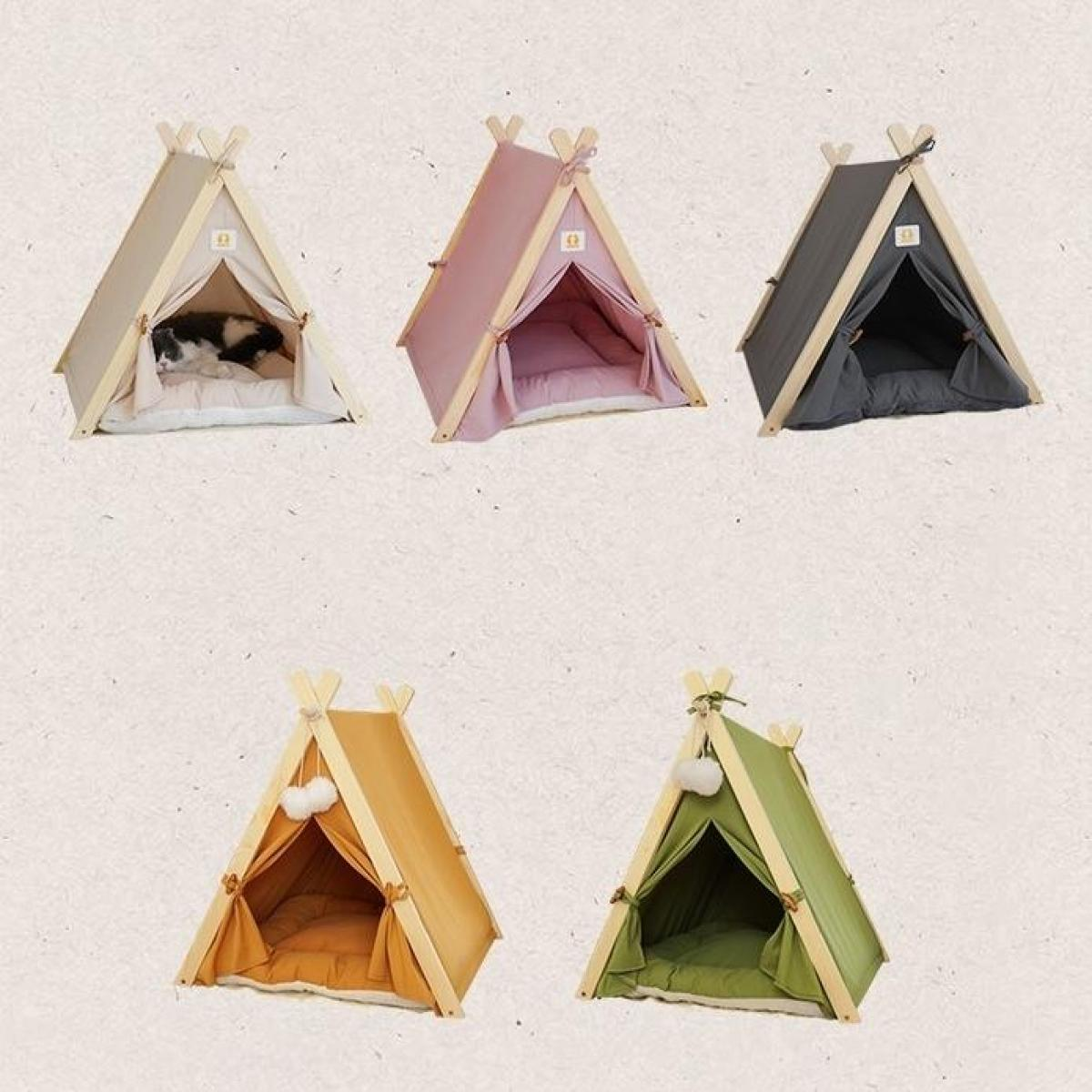 Fünf Haustierbetten im Tipi-Stil in verschiedenen Farben. Eines hat eine Katze darin. Jedes hat Holzrahmen und Stoffbezüge.