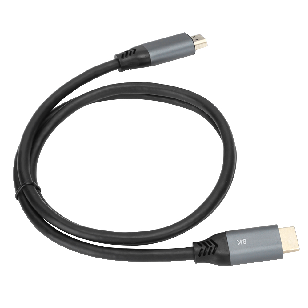 Ein schwarzes Kabel mit einem grauen Stecker an jedem Ende. Ein Ende ist USB-C, das andere Mini-USB. Das Kabel ist aufgerollt.