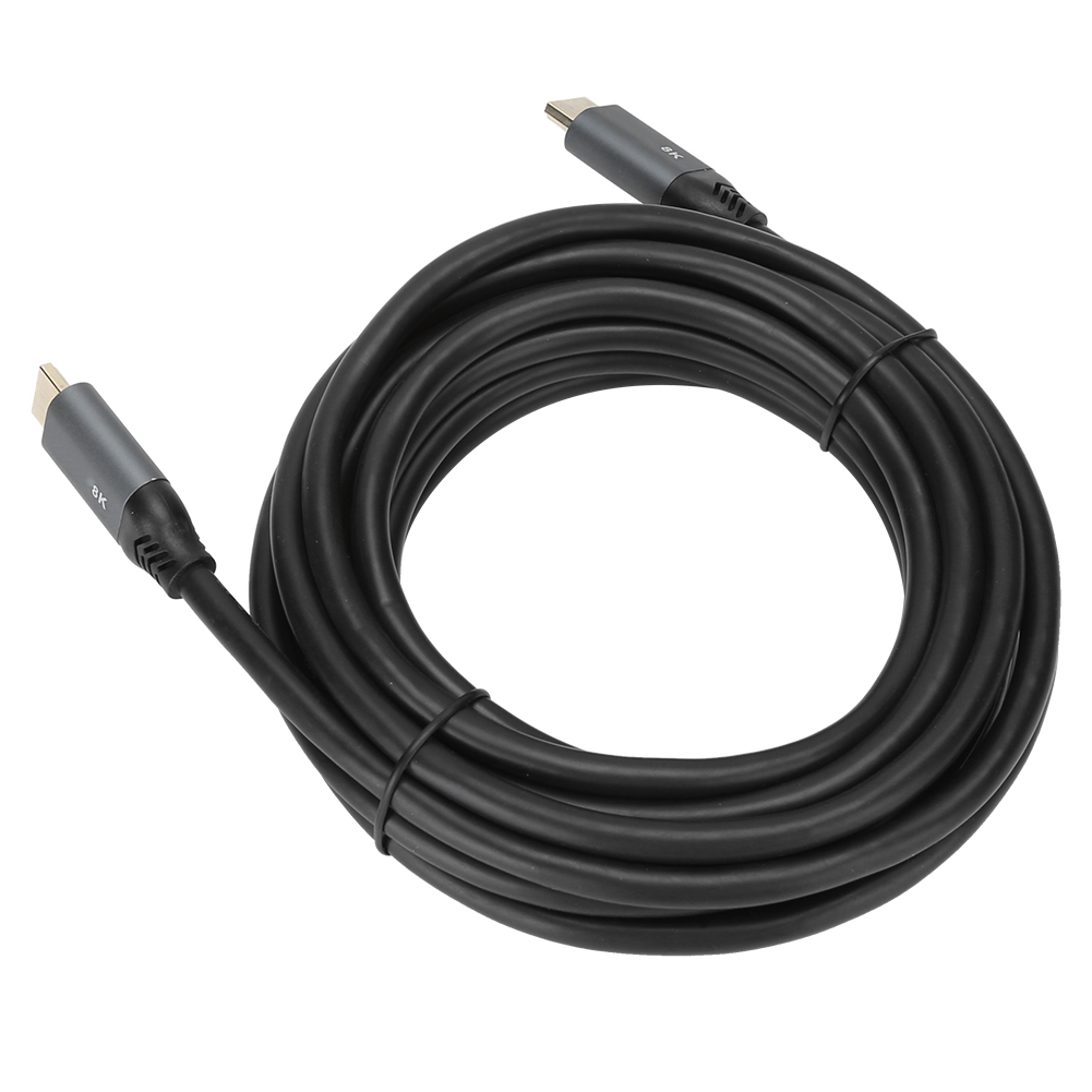 Ein schwarzes Kabel mit grauen Steckern bildet eine Schlaufe. Das Kabel ist mit einem schwarzen Band gebunden. Weißer Hintergrund.