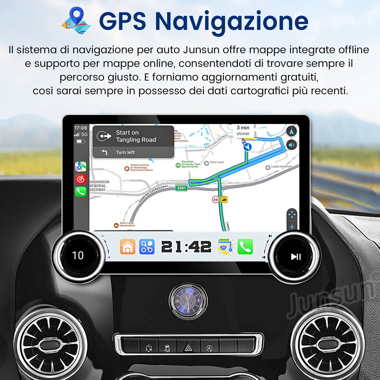 Schermo di navigazione per auto con mappa e percorso. L'ora è visualizzata e l'interno dell'auto è visibile.