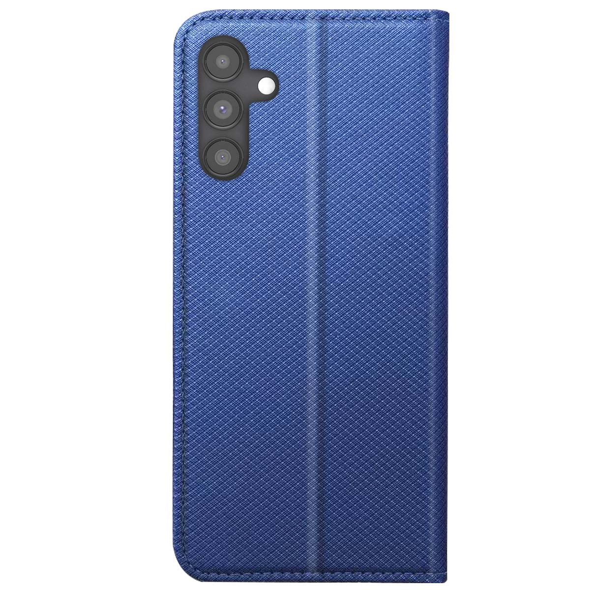 Una custodia blu per telefono con superficie strutturata. Ha un modulo fotocamera a sinistra e un bordo cucito. La custodia è chiusa.