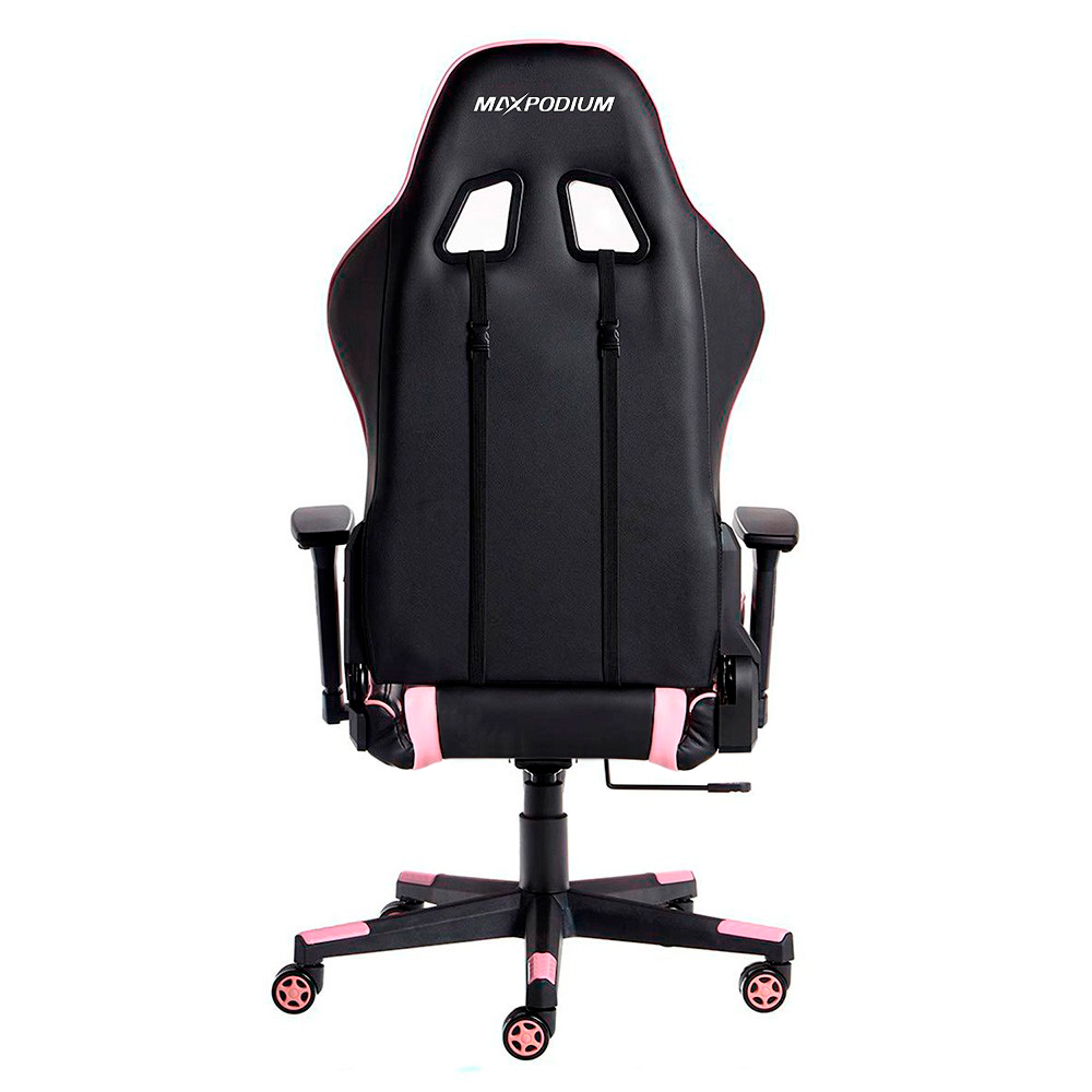 Chaise de jeu noire et rose avec "MAXPODIUM" sur l'appuie-tête. Elle possède un piètement à cinq branches avec des roulettes.