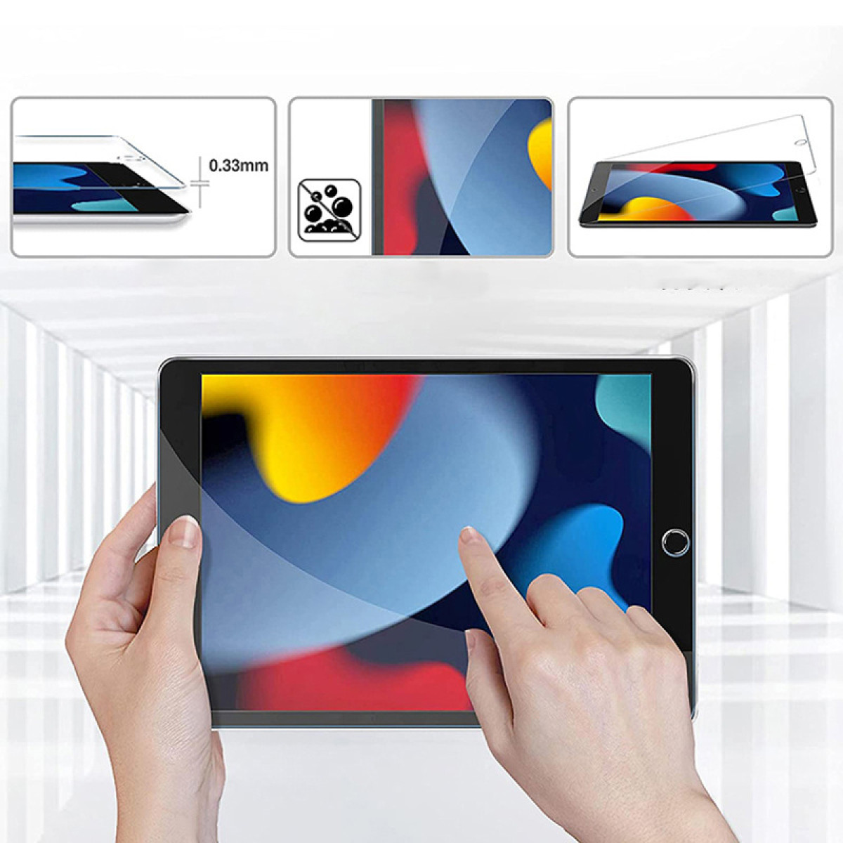 Mains tenant une tablette avec écran coloré. Le haut montre des protecteurs d'écran, épaisseur 0,33 mm et des icônes.