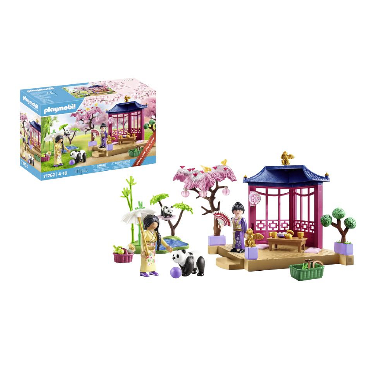 Zestaw Playmobil przedstawia scenę japońskiego ogrodu z figurkami, pandami, pawilonem i kwitnącymi wiśniami. Widoczne jest również pudełko.